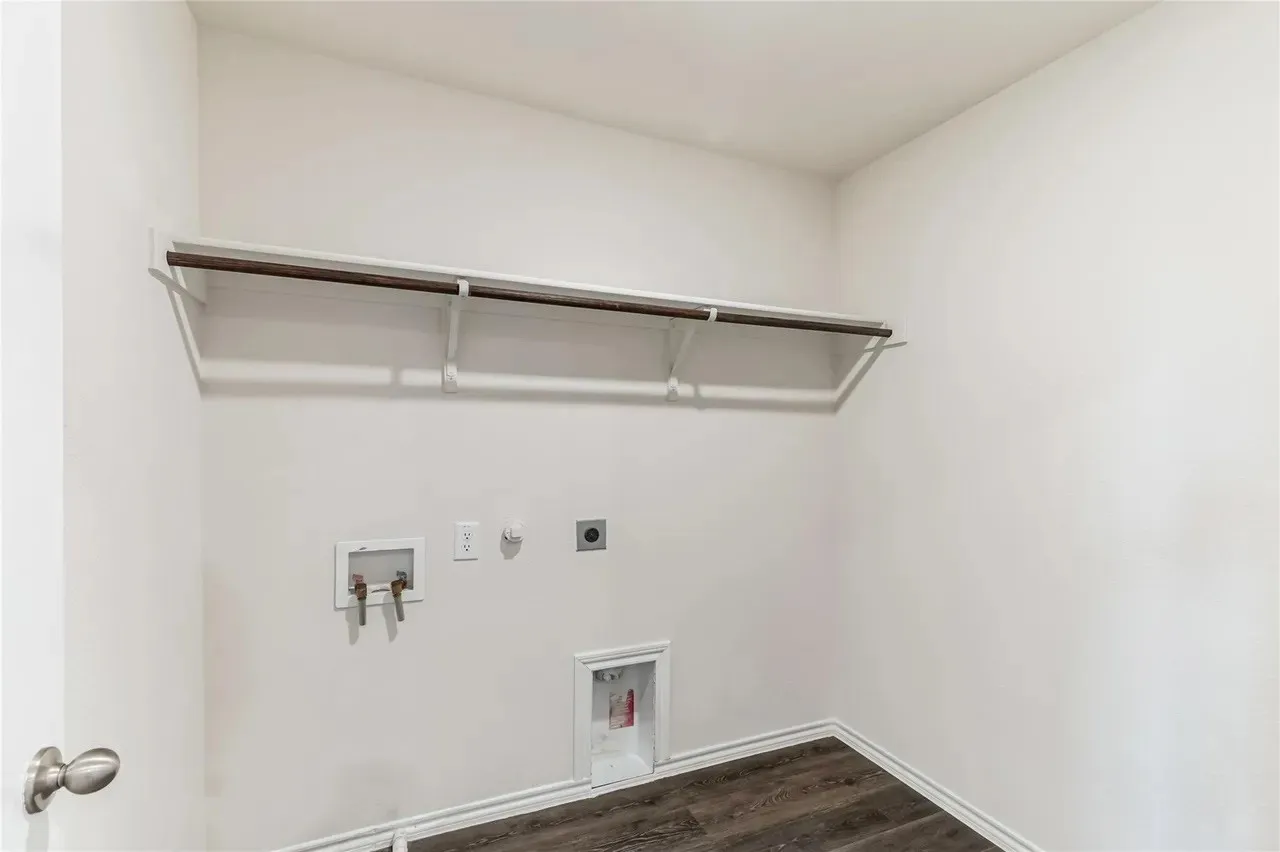 Single Family Residence For Rent in Grayson County , 3124 Sweetwater Way, Sherman, Texas 75090, 4 Bedroom, 3 Bathroom, 2 Garage spaces, 2,262 Sqft, built in 2022, mls#21292379, Real Estate Agent in Sherman, Homes For Rent in Grayson county, Homes For Rent in Sherman, Realtor in Sherman Texas, Real Estate Brokerage Independent Realty Texas, Luminita Cordes Realtor