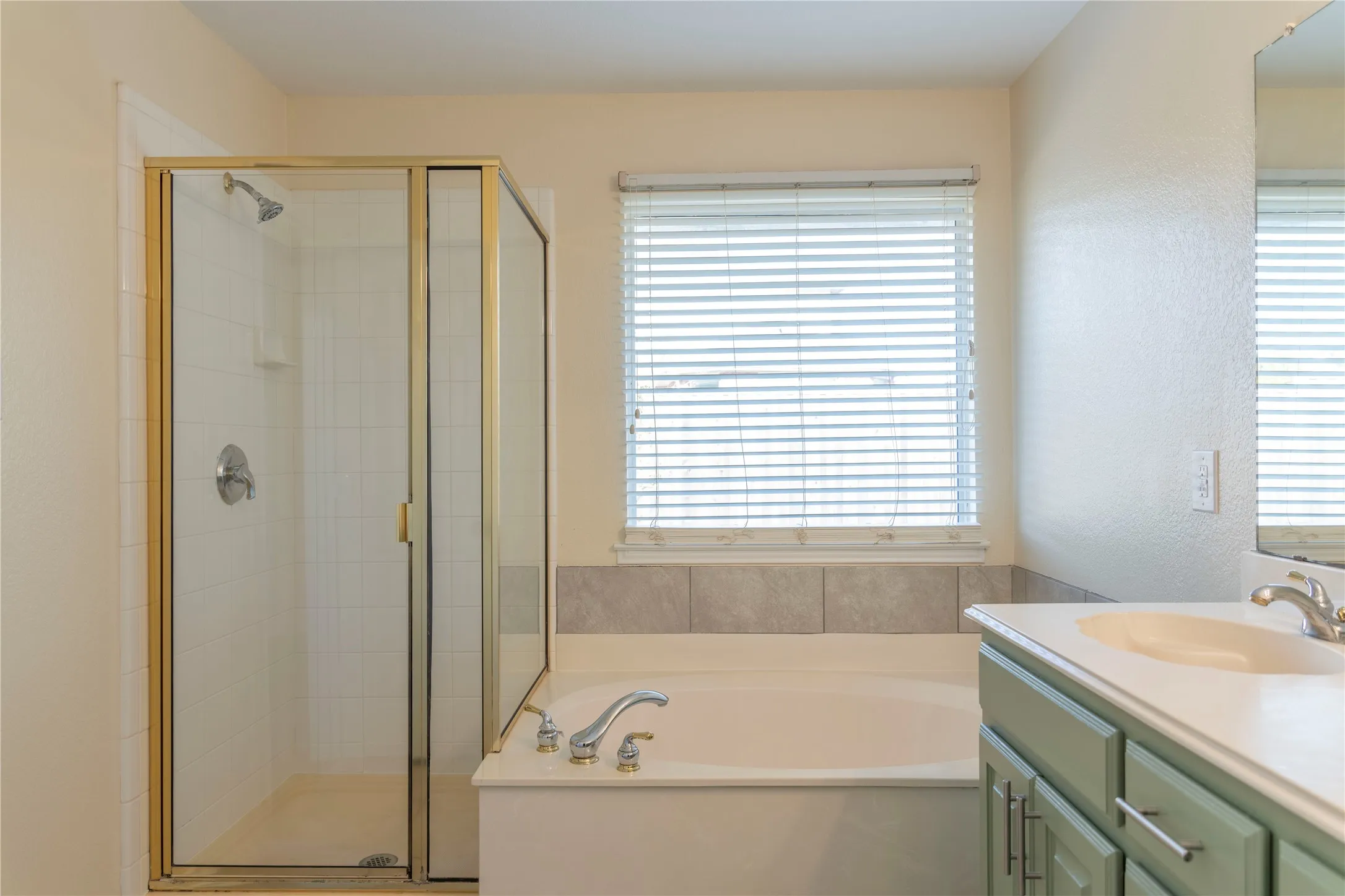 Single Family Residence For Sale in Collin County , 15534 Durango Drive, Frisco, Texas 75035, 3 Bedrooms, 2 Bathrooms, 2 Garage spaces, 1,825 Sqft, built in 2002, Price $424,900, mls#21300417, Real Estate Agent in Frisco, Homes For Sale in Collin county, Homes For Sale in Frisco, Realtor in Frisco Texas, Real Estate Brokerage Independent Realty Texas, Luminita Cordes Realtor
