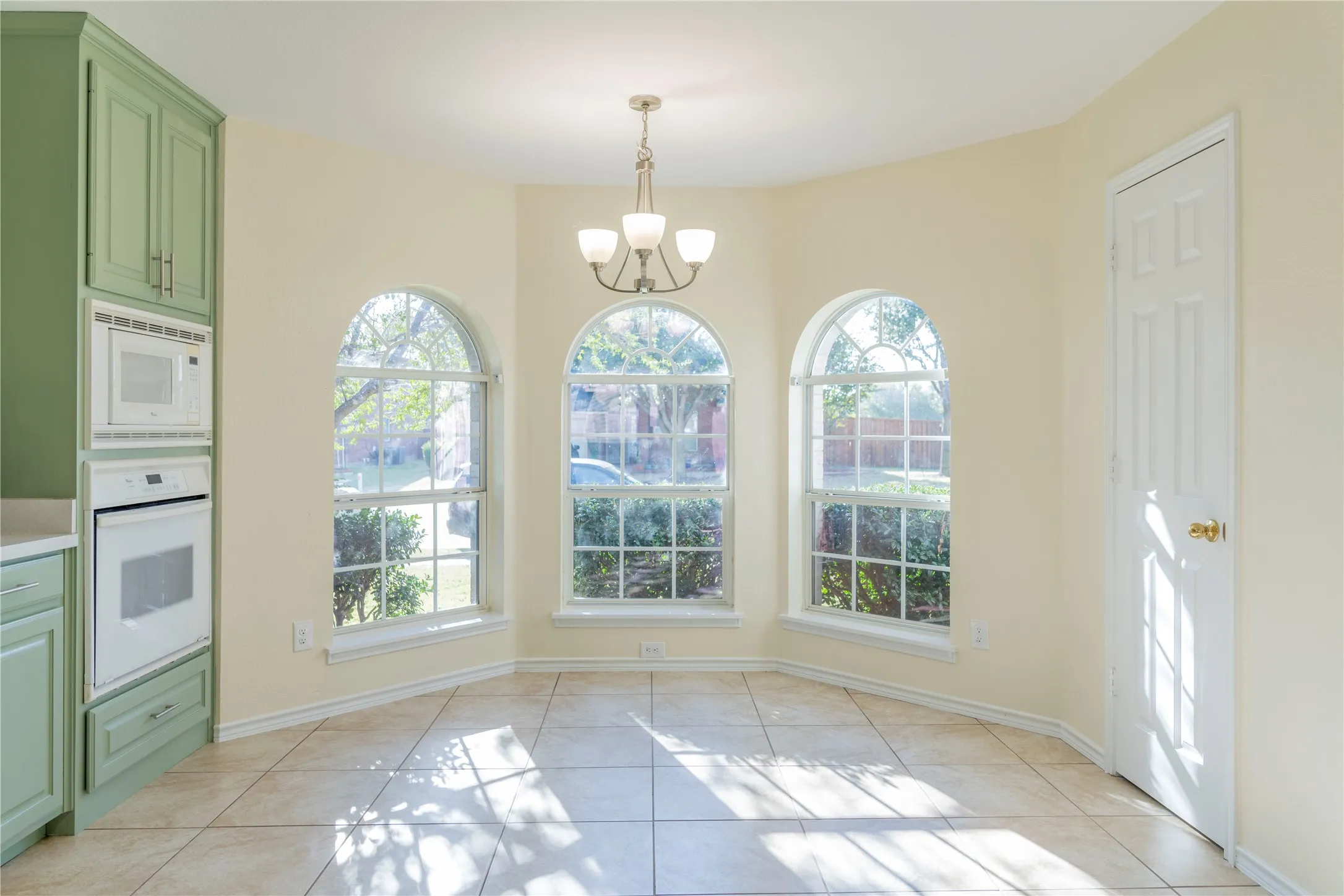Single Family Residence For Sale in Collin County , 15534 Durango Drive, Frisco, Texas 75035, 3 Bedrooms, 2 Bathrooms, 2 Garage spaces, 1,825 Sqft, built in 2002, Price $424,900, mls#21300417, Real Estate Agent in Frisco, Homes For Sale in Collin county, Homes For Sale in Frisco, Realtor in Frisco Texas, Real Estate Brokerage Independent Realty Texas, Luminita Cordes Realtor