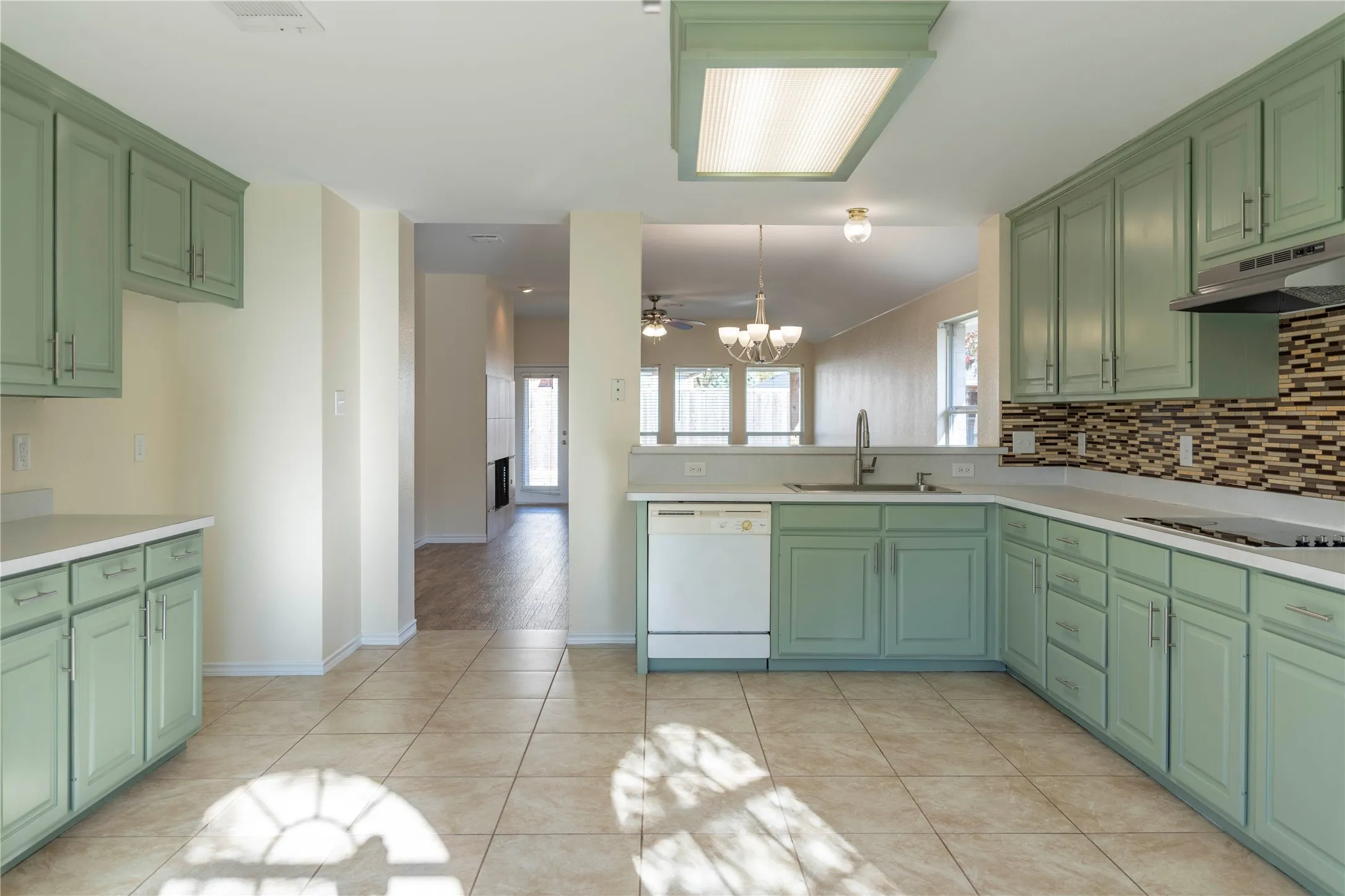 Single Family Residence For Sale in Collin County , 15534 Durango Drive, Frisco, Texas 75035, 3 Bedrooms, 2 Bathrooms, 2 Garage spaces, 1,825 Sqft, built in 2002, Price $424,900, mls#21300417, Real Estate Agent in Frisco, Homes For Sale in Collin county, Homes For Sale in Frisco, Realtor in Frisco Texas, Real Estate Brokerage Independent Realty Texas, Luminita Cordes Realtor