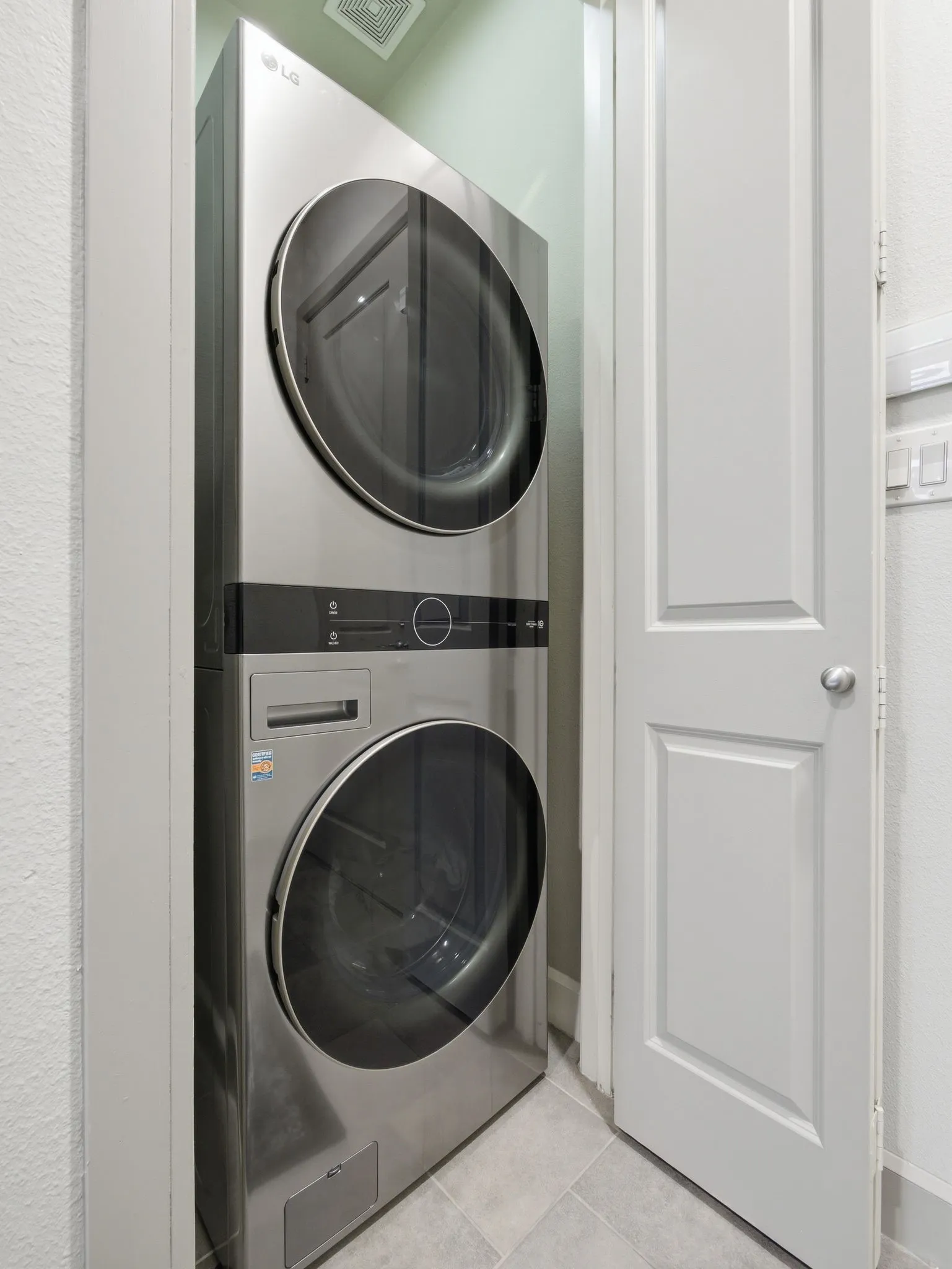 1st Floor laundry - washer & dryer stay with home