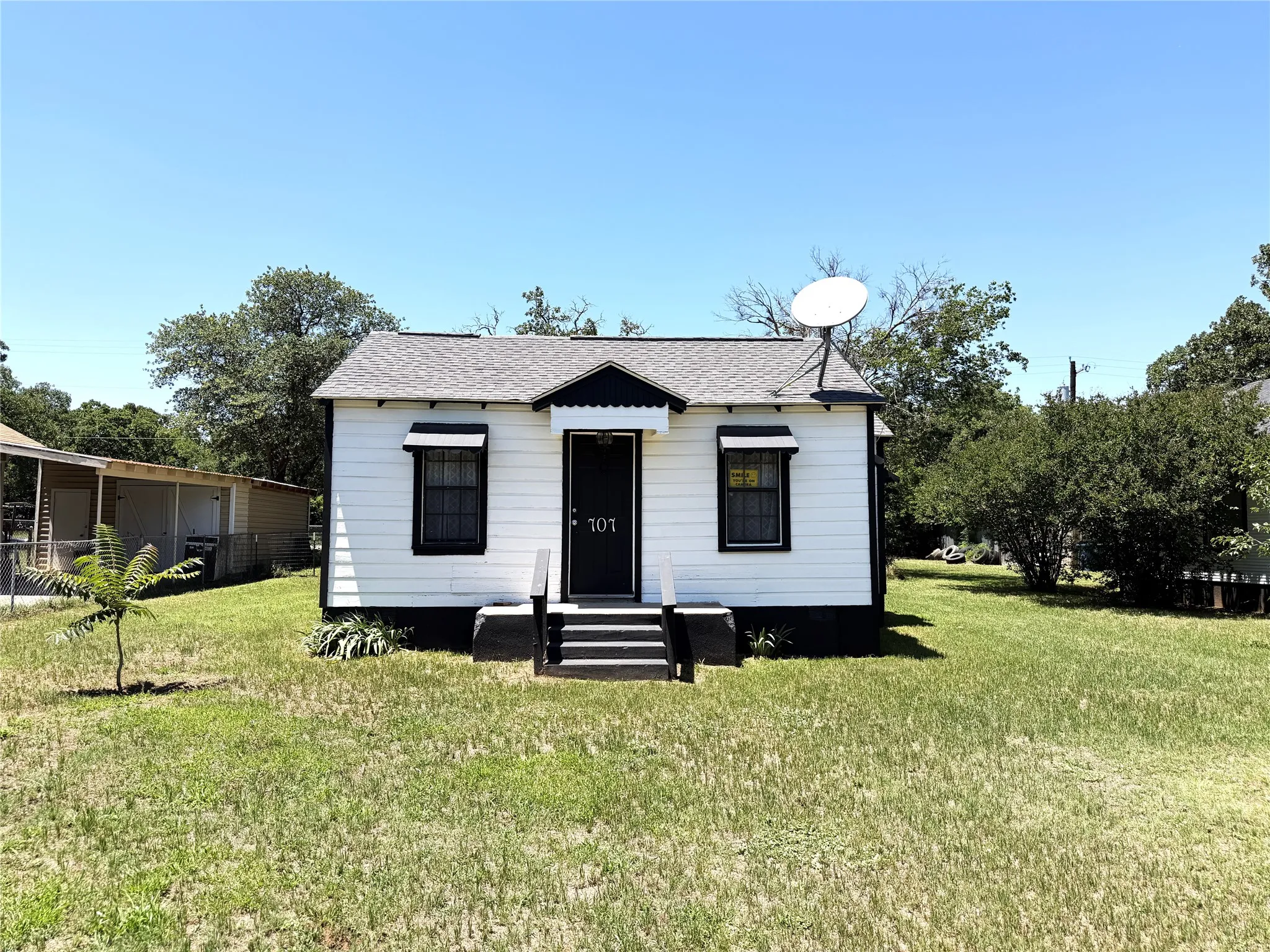 Single Family Residence For Sale in Eastland County , 707 E 23rd Street, Cisco, Texas 76437, 1 Bedroom, 1 Bathroom, Garage spaces, 780 Sqft, built in 1955, mls#21300378, Real Estate Agent in Cisco, Homes For Sale in Eastland county, Homes For Sale in Cisco, Realtor in Cisco Texas, Real Estate Brokerage Independent Realty Texas, Luminita Cordes Realtor