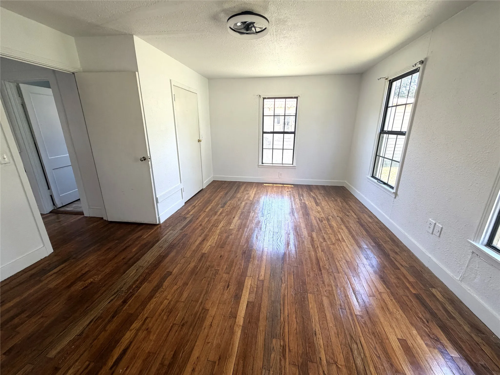 Single Family Residence For Sale in Eastland County , 707 E 23rd Street, Cisco, Texas 76437, 1 Bedroom, 1 Bathroom, Garage spaces, 780 Sqft, built in 1955, mls#21300378, Real Estate Agent in Cisco, Homes For Sale in Eastland county, Homes For Sale in Cisco, Realtor in Cisco Texas, Real Estate Brokerage Independent Realty Texas, Luminita Cordes Realtor