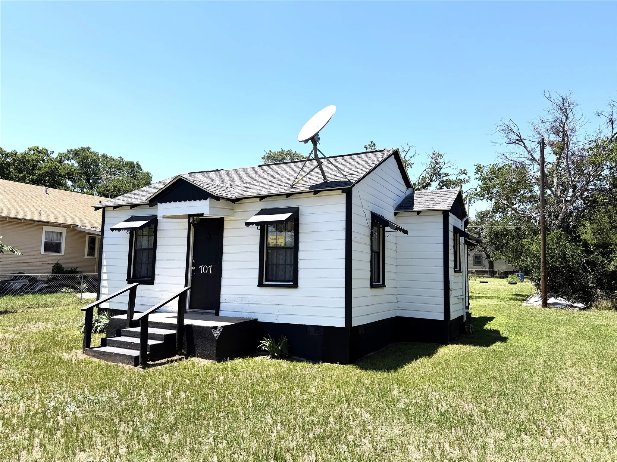 Single Family Residence For Sale in Eastland County , 707 E 23rd Street, Cisco, Texas 76437, 1 Bedroom, 1 Bathroom, Garage spaces, 780 Sqft, built in 1955, mls#21300378, Real Estate Agent in Cisco, Homes For Sale in Eastland county, Homes For Sale in Cisco, Realtor in Cisco Texas, Real Estate Brokerage Independent Realty Texas, Luminita Cordes Realtor