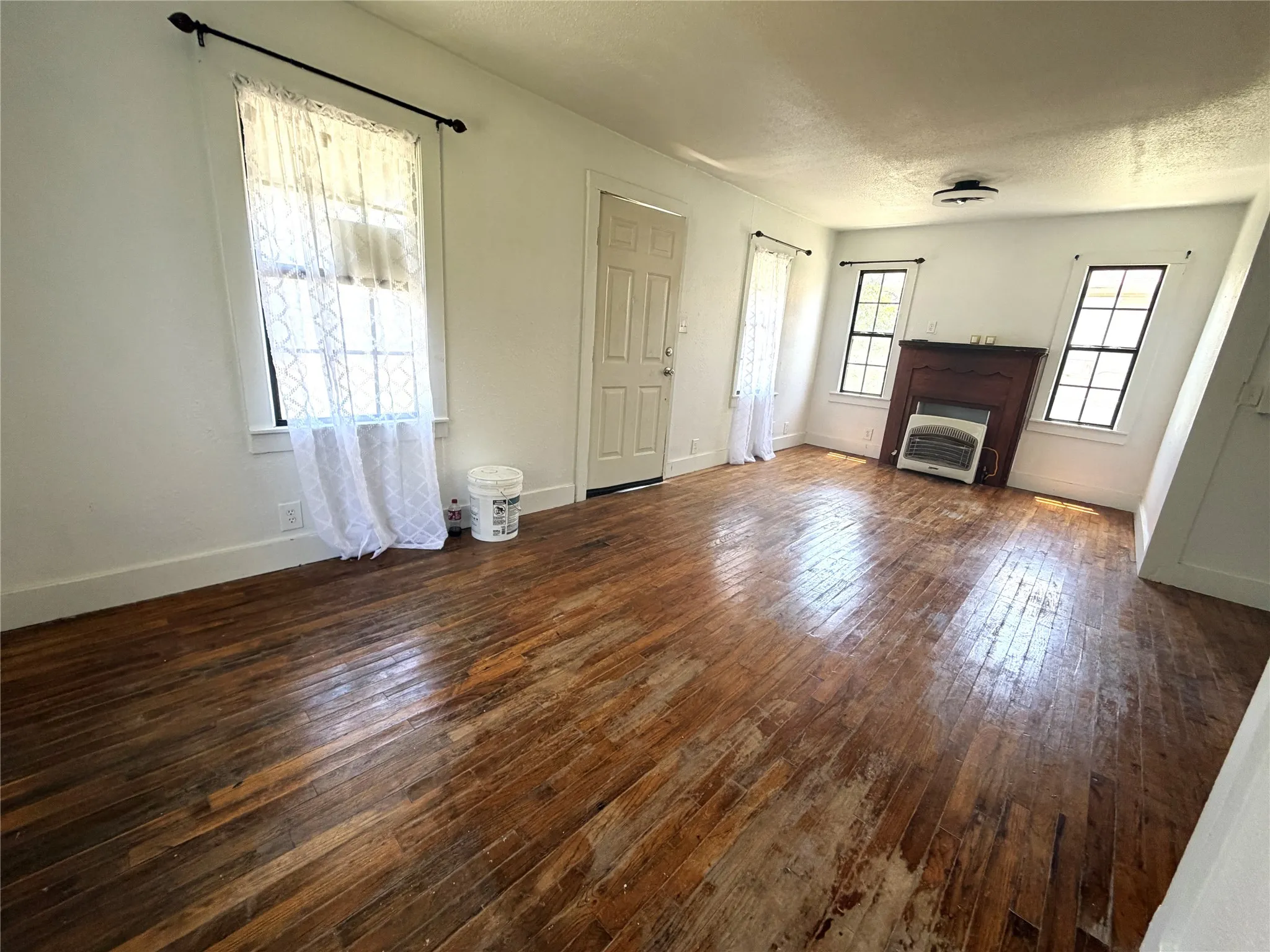 Single Family Residence For Sale in Eastland County , 707 E 23rd Street, Cisco, Texas 76437, 1 Bedroom, 1 Bathroom, Garage spaces, 780 Sqft, built in 1955, mls#21300378, Real Estate Agent in Cisco, Homes For Sale in Eastland county, Homes For Sale in Cisco, Realtor in Cisco Texas, Real Estate Brokerage Independent Realty Texas, Luminita Cordes Realtor