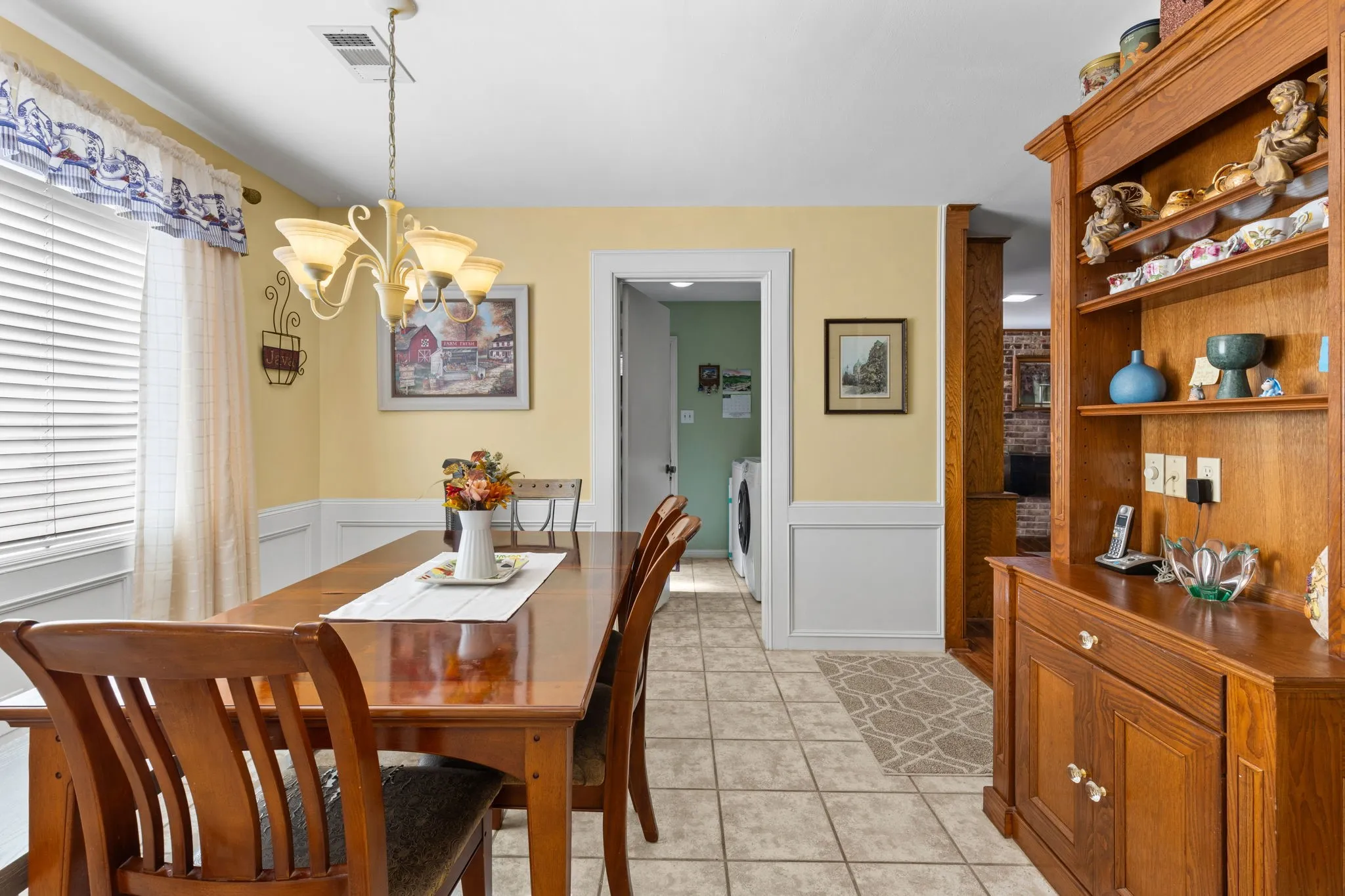 Single Family Residence For Sale in Harris County , 5602 Fountainbridge Ln, Houston, Texas 77069, 4 Bedrooms, 3 Bathrooms, 2 Garage spaces, 2,824 Sqft, built in 1979, Price $374,900, mls#21300340, Real Estate Agent in Houston, Homes For Sale in Harris county, Homes For Sale in Houston, Realtor in Houston Texas, Real Estate Brokerage Independent Realty Texas, Luminita Cordes Realtor