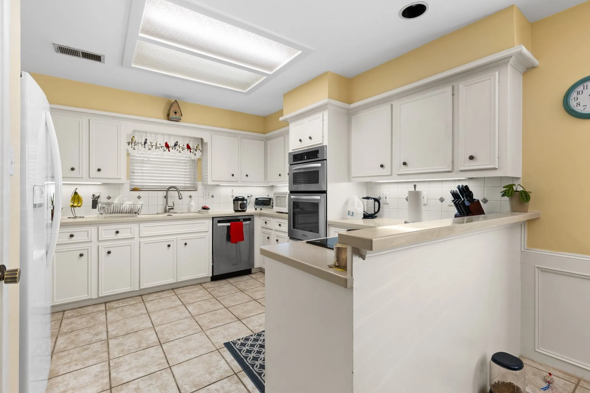 Single Family Residence For Sale in Harris County , 5602 Fountainbridge Ln, Houston, Texas 77069, 4 Bedrooms, 3 Bathrooms, 2 Garage spaces, 2,824 Sqft, built in 1979, Price $374,900, mls#21300340, Real Estate Agent in Houston, Homes For Sale in Harris county, Homes For Sale in Houston, Realtor in Houston Texas, Real Estate Brokerage Independent Realty Texas, Luminita Cordes Realtor