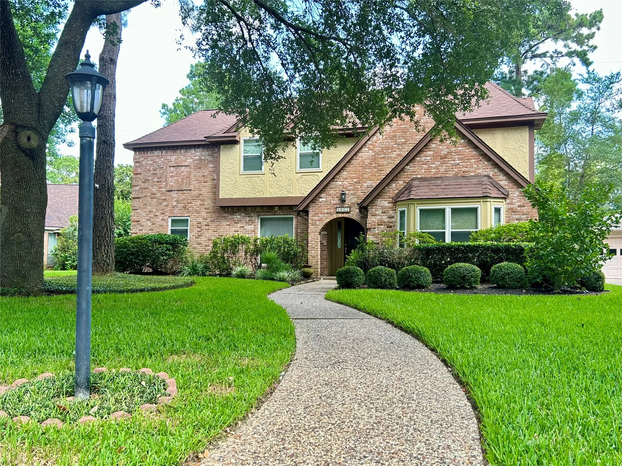 Single Family Residence For Sale in Harris County , 5602 Fountainbridge Ln, Houston, Texas 77069, 4 Bedrooms, 3 Bathrooms, 2 Garage spaces, 2,824 Sqft, built in 1979, Price $374,900, mls#21300340, Real Estate Agent in Houston, Homes For Sale in Harris county, Homes For Sale in Houston, Realtor in Houston Texas, Real Estate Brokerage Independent Realty Texas, Luminita Cordes Realtor