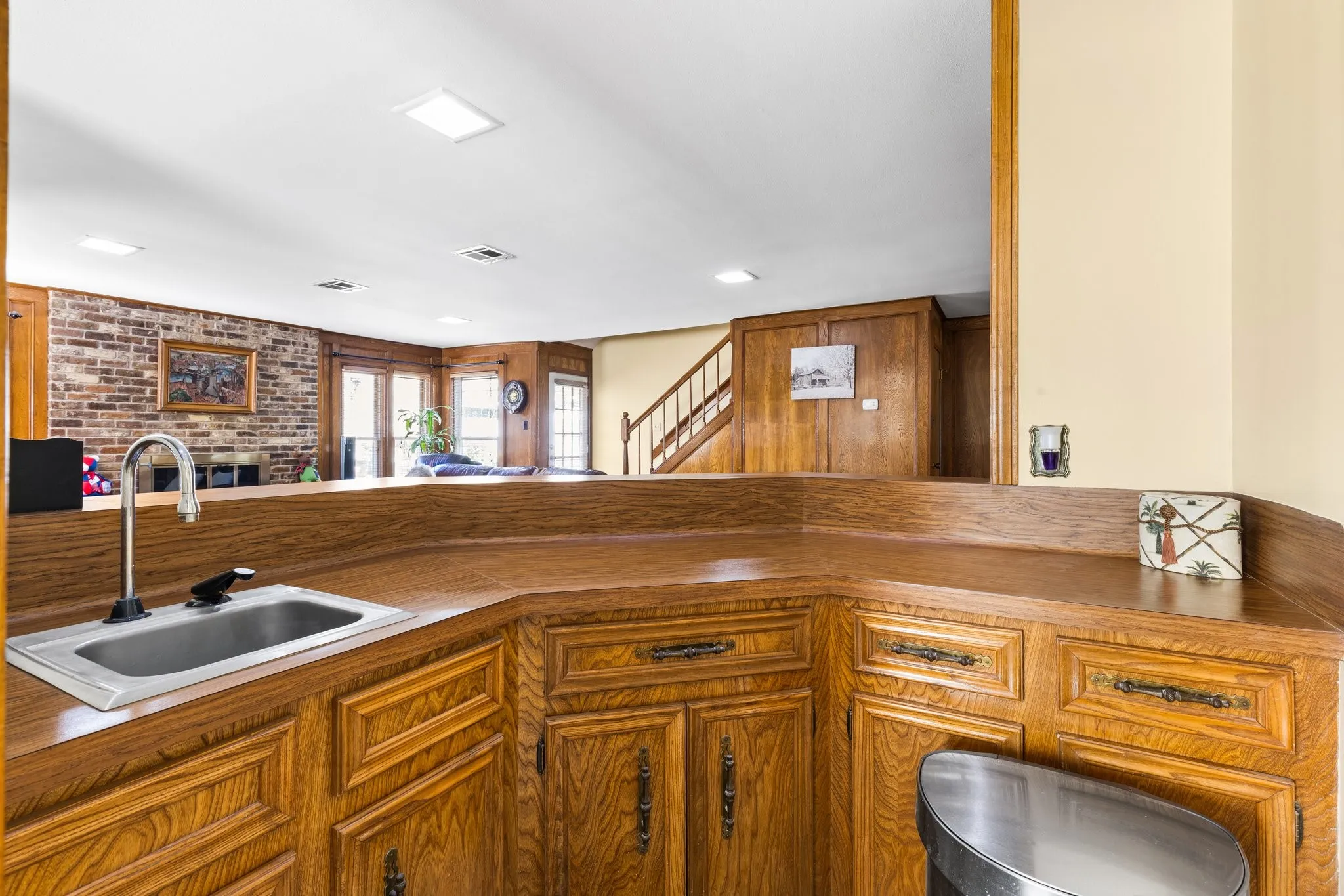 Single Family Residence For Sale in Harris County , 5602 Fountainbridge Ln, Houston, Texas 77069, 4 Bedrooms, 3 Bathrooms, 2 Garage spaces, 2,824 Sqft, built in 1979, Price $374,900, mls#21300340, Real Estate Agent in Houston, Homes For Sale in Harris county, Homes For Sale in Houston, Realtor in Houston Texas, Real Estate Brokerage Independent Realty Texas, Luminita Cordes Realtor