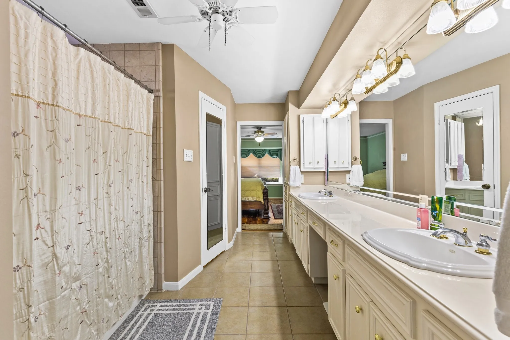 Single Family Residence For Sale in Harris County , 5602 Fountainbridge Ln, Houston, Texas 77069, 4 Bedrooms, 3 Bathrooms, 2 Garage spaces, 2,824 Sqft, built in 1979, Price $374,900, mls#21300340, Real Estate Agent in Houston, Homes For Sale in Harris county, Homes For Sale in Houston, Realtor in Houston Texas, Real Estate Brokerage Independent Realty Texas, Luminita Cordes Realtor