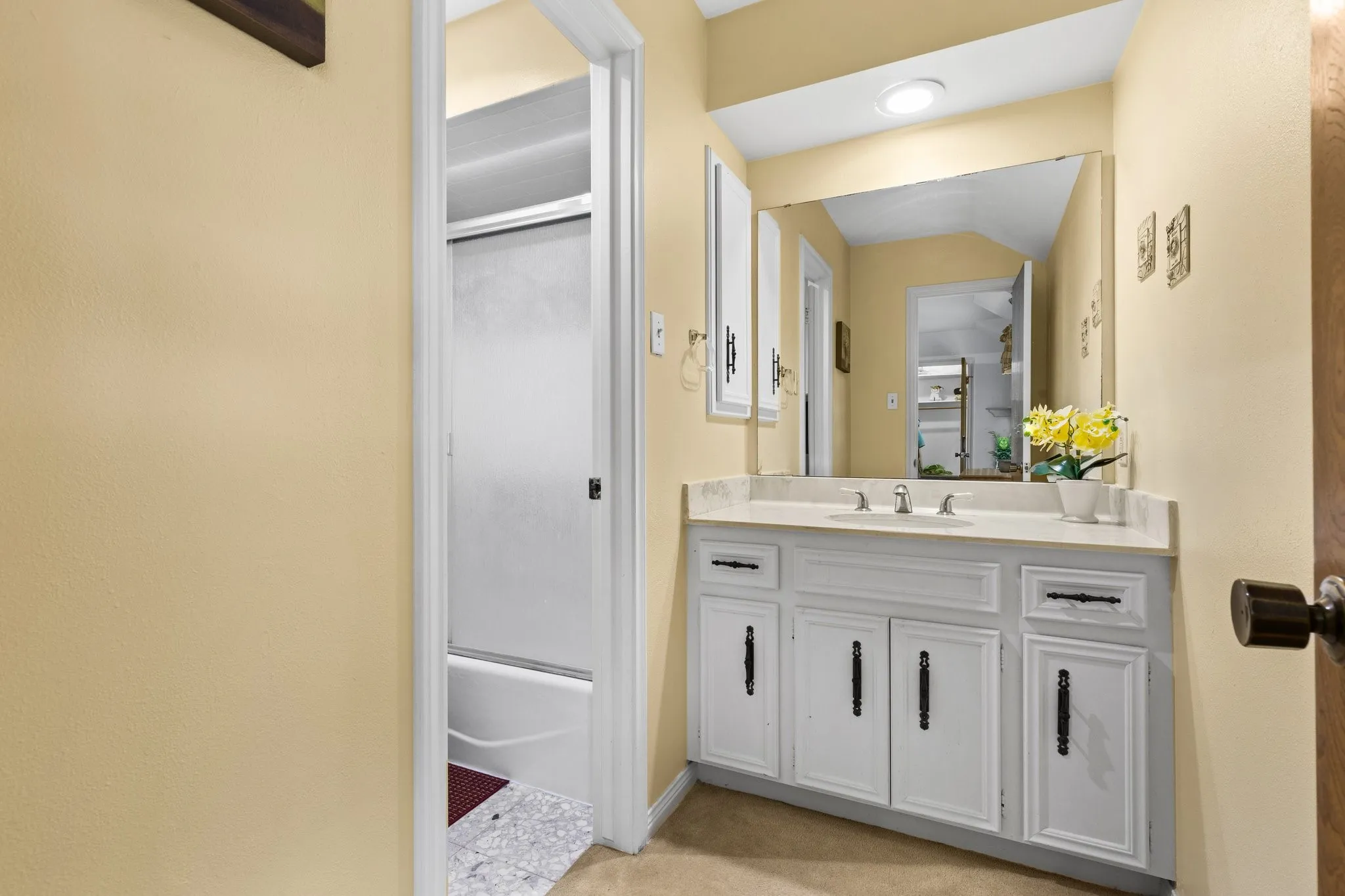 Bath connected to secondary bdrm #2