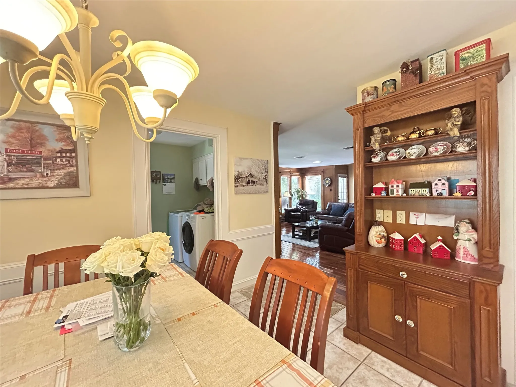 Breakfast with built-in hutch!