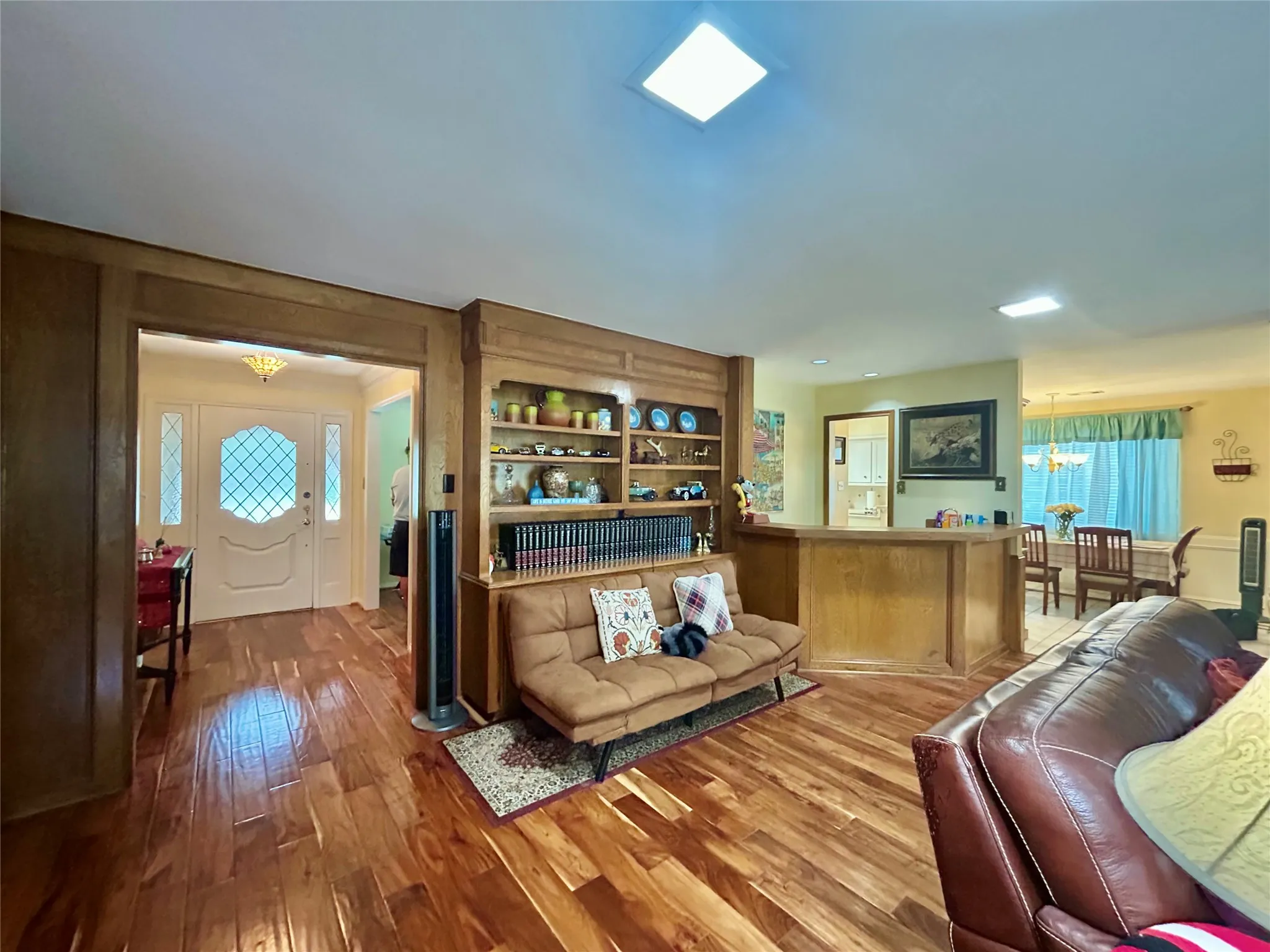 Single Family Residence For Sale in Harris County , 5602 Fountainbridge Ln, Houston, Texas 77069, 4 Bedrooms, 3 Bathrooms, 2 Garage spaces, 2,824 Sqft, built in 1979, Price $374,900, mls#21300340, Real Estate Agent in Houston, Homes For Sale in Harris county, Homes For Sale in Houston, Realtor in Houston Texas, Real Estate Brokerage Independent Realty Texas, Luminita Cordes Realtor
