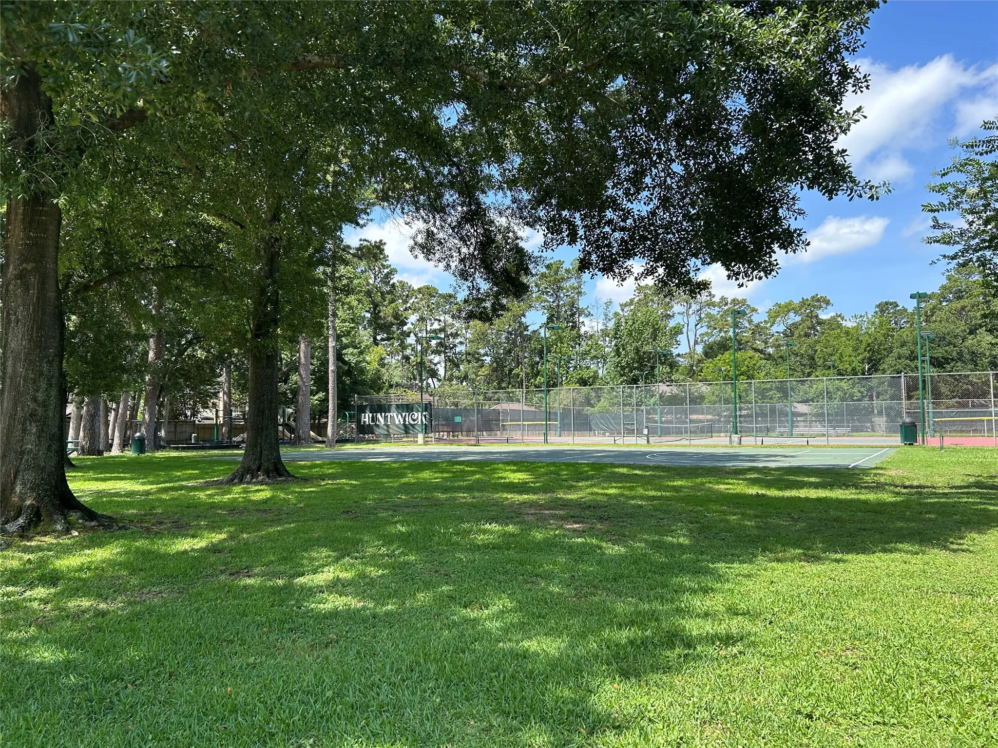 Single Family Residence For Sale in Harris County , 5602 Fountainbridge Ln, Houston, Texas 77069, 4 Bedrooms, 3 Bathrooms, 2 Garage spaces, 2,824 Sqft, built in 1979, Price $374,900, mls#21300340, Real Estate Agent in Houston, Homes For Sale in Harris county, Homes For Sale in Houston, Realtor in Houston Texas, Real Estate Brokerage Independent Realty Texas, Luminita Cordes Realtor