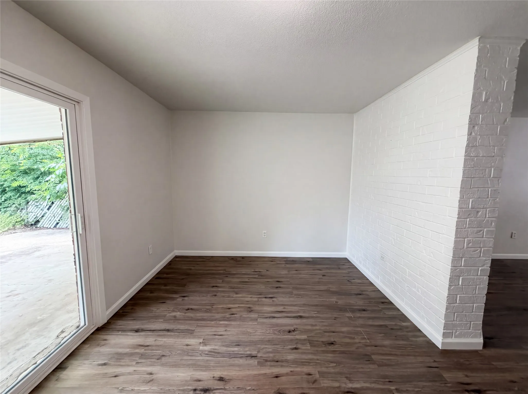 Single Family Residence For Sale in Mc Lennan County , 3720 Wingate Drive, Waco, Texas 76706, 4 Bedroom, 2 Bathroom, Garage spaces, 1,719 Sqft, built in 1967, mls#21283220, Real Estate Agent in Waco, Homes For Sale in Mc Lennan county, Homes For Sale in Waco, Realtor in Waco Texas, Real Estate Brokerage Independent Realty Texas, Luminita Cordes Realtor