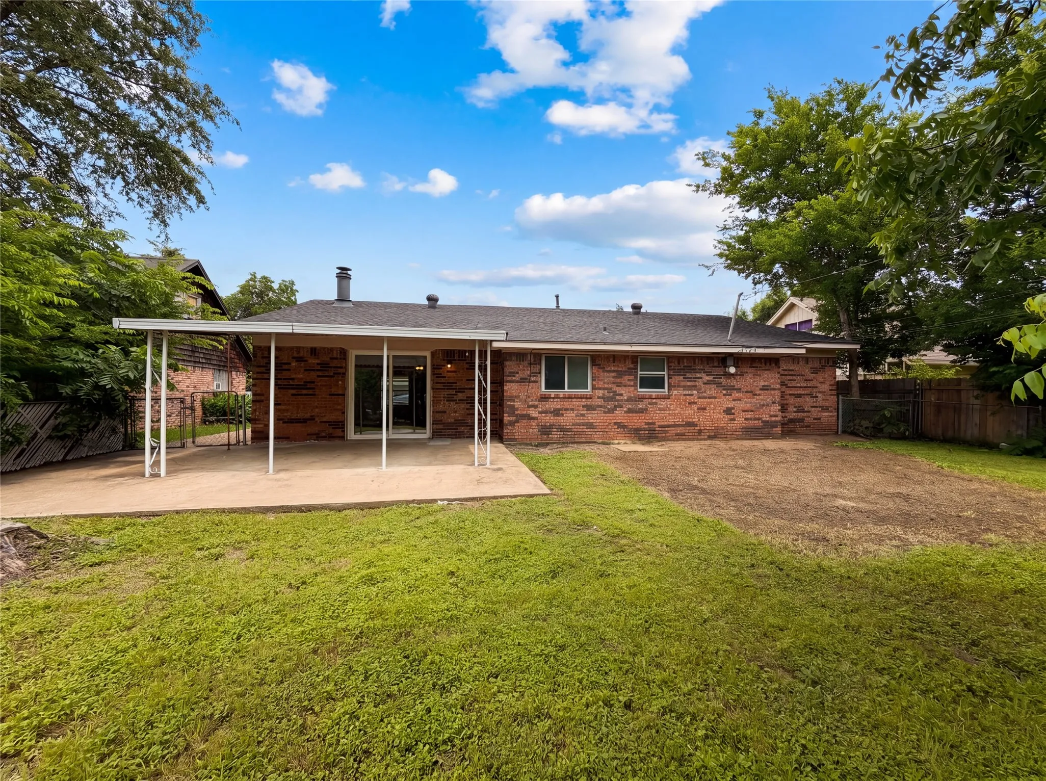 Single Family Residence For Sale in Mc Lennan County , 3720 Wingate Drive, Waco, Texas 76706, 4 Bedroom, 2 Bathroom, Garage spaces, 1,719 Sqft, built in 1967, mls#21283220, Real Estate Agent in Waco, Homes For Sale in Mc Lennan county, Homes For Sale in Waco, Realtor in Waco Texas, Real Estate Brokerage Independent Realty Texas, Luminita Cordes Realtor
