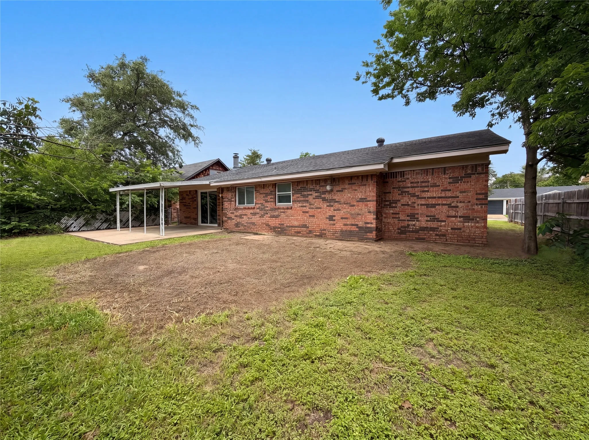 Single Family Residence For Sale in Mc Lennan County , 3720 Wingate Drive, Waco, Texas 76706, 4 Bedroom, 2 Bathroom, Garage spaces, 1,719 Sqft, built in 1967, mls#21283220, Real Estate Agent in Waco, Homes For Sale in Mc Lennan county, Homes For Sale in Waco, Realtor in Waco Texas, Real Estate Brokerage Independent Realty Texas, Luminita Cordes Realtor