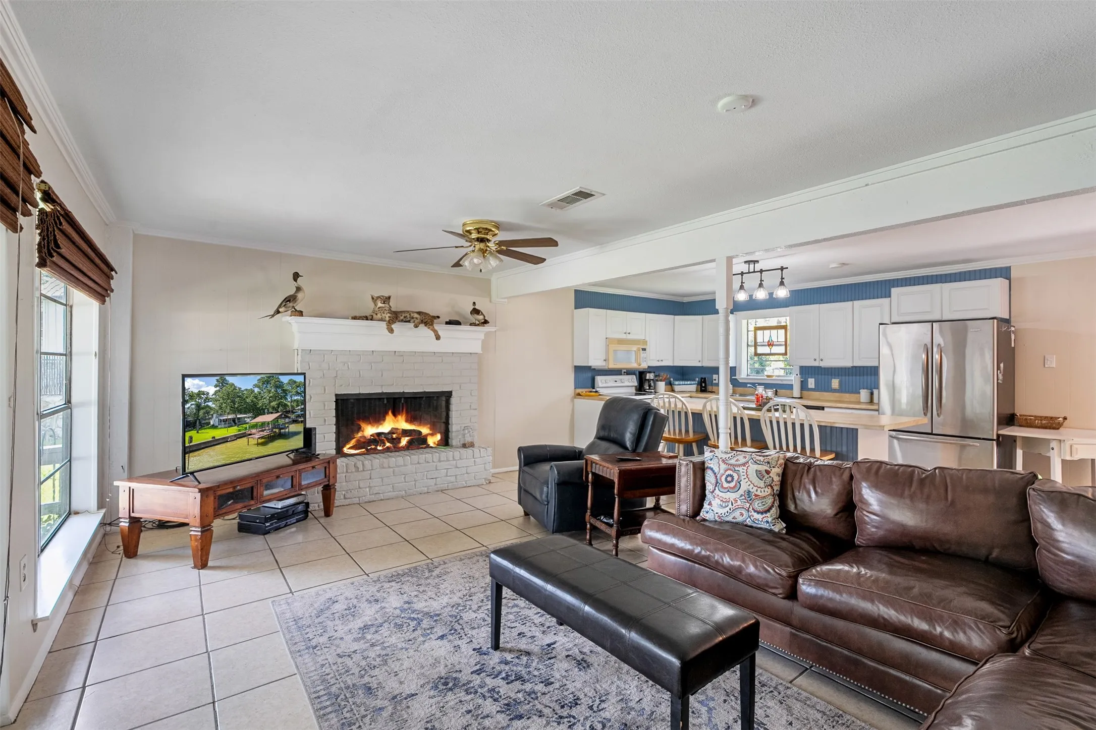 Single Family Residence For Sale in Henderson County , 1725 Oak Shore Drive, Tool, Texas 75143, 2 Bedroom, 3 Bathroom, Garage spaces, 1,416 Sqft, built in 1974, mls#21298914, Real Estate Agent in Tool, Homes For Sale in Henderson county, Homes For Sale in Tool, Realtor in Tool Texas, Real Estate Brokerage Independent Realty Texas, Luminita Cordes Realtor