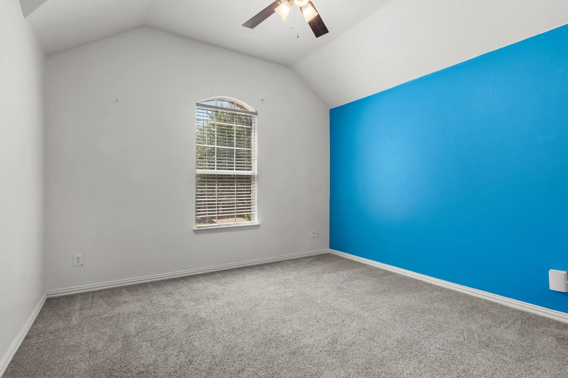 Single Family Residence For Sale in Denton County , 8381 Fullerton Street, Lantana, Texas 76226, 5 Bedroom, 4 Bathroom, 3 Garage spaces, 4,189 Sqft, built in 2006, mls#21295530, Real Estate Agent in Lantana, Homes For Sale in Denton county, Homes For Sale in Lantana, Realtor in Lantana Texas, Real Estate Brokerage Independent Realty Texas, Luminita Cordes Realtor