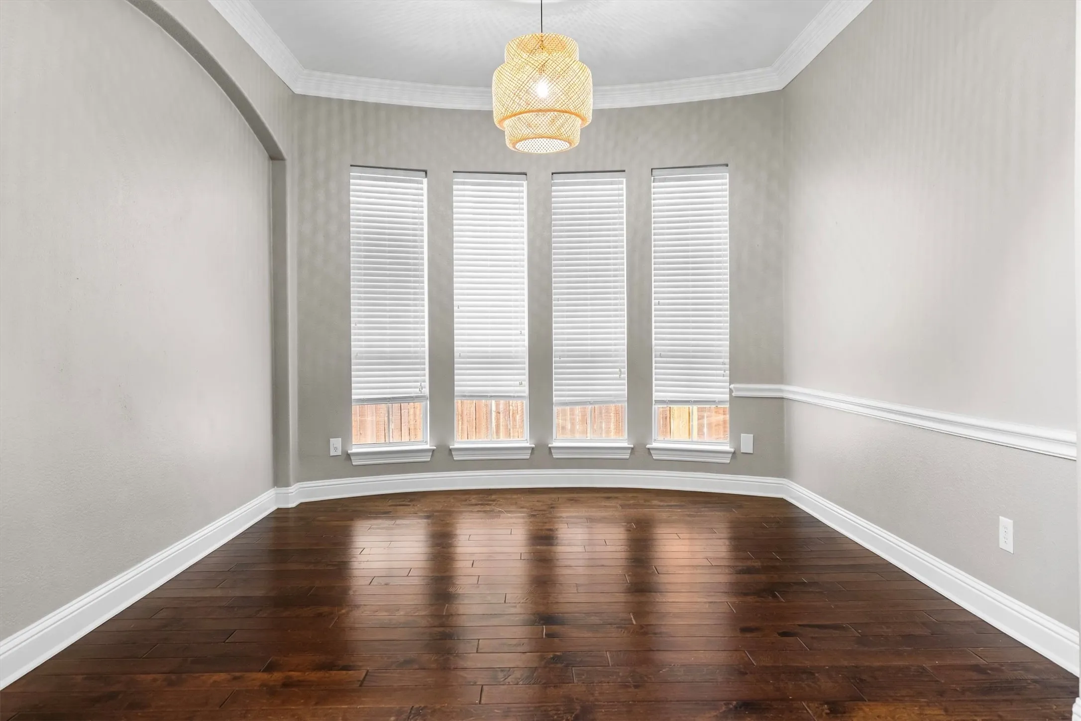Single Family Residence For Sale in Denton County , 8381 Fullerton Street, Lantana, Texas 76226, 5 Bedroom, 4 Bathroom, 3 Garage spaces, 4,189 Sqft, built in 2006, mls#21295530, Real Estate Agent in Lantana, Homes For Sale in Denton county, Homes For Sale in Lantana, Realtor in Lantana Texas, Real Estate Brokerage Independent Realty Texas, Luminita Cordes Realtor