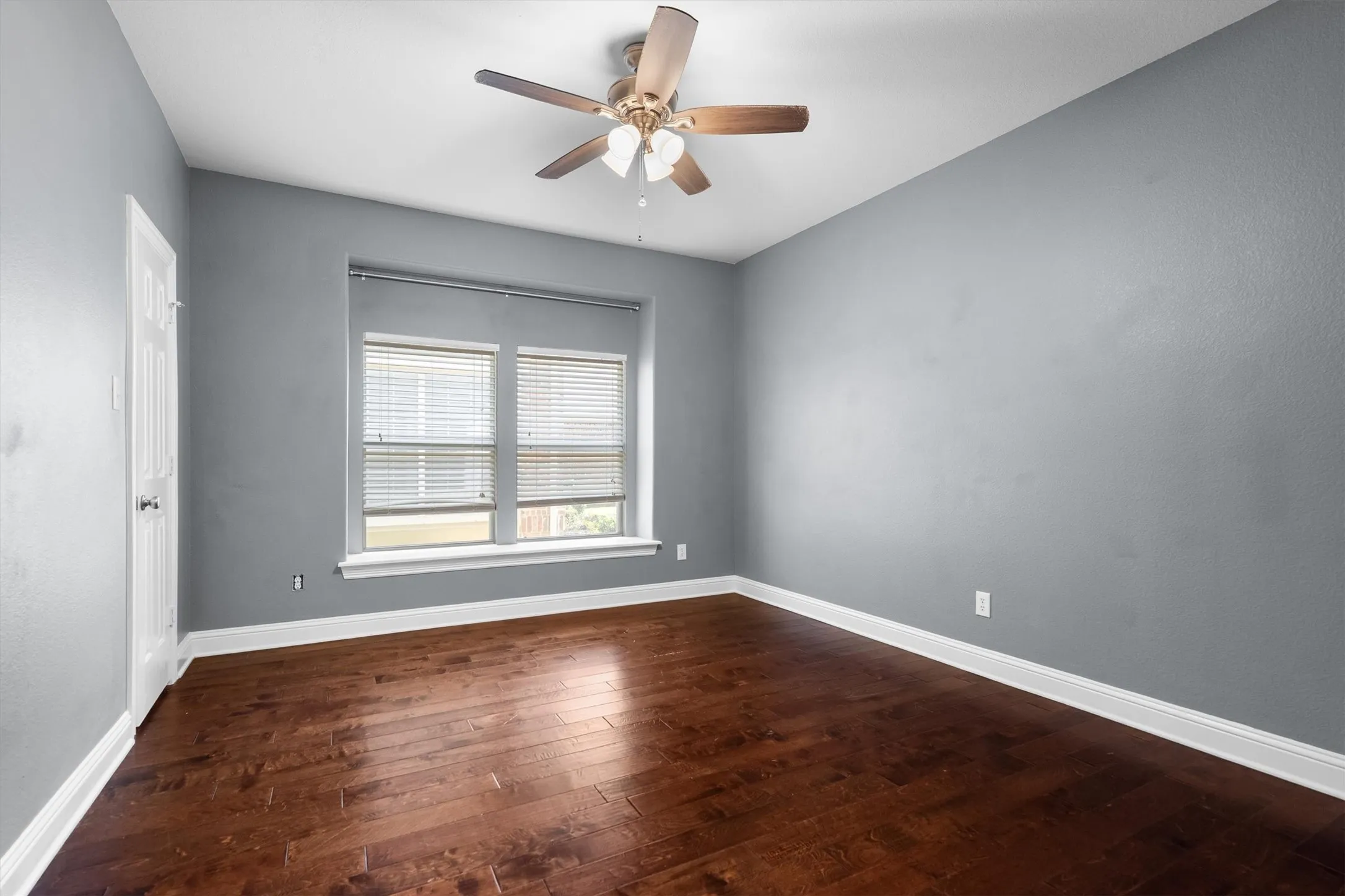 Single Family Residence For Sale in Denton County , 8381 Fullerton Street, Lantana, Texas 76226, 5 Bedroom, 4 Bathroom, 3 Garage spaces, 4,189 Sqft, built in 2006, mls#21295530, Real Estate Agent in Lantana, Homes For Sale in Denton county, Homes For Sale in Lantana, Realtor in Lantana Texas, Real Estate Brokerage Independent Realty Texas, Luminita Cordes Realtor