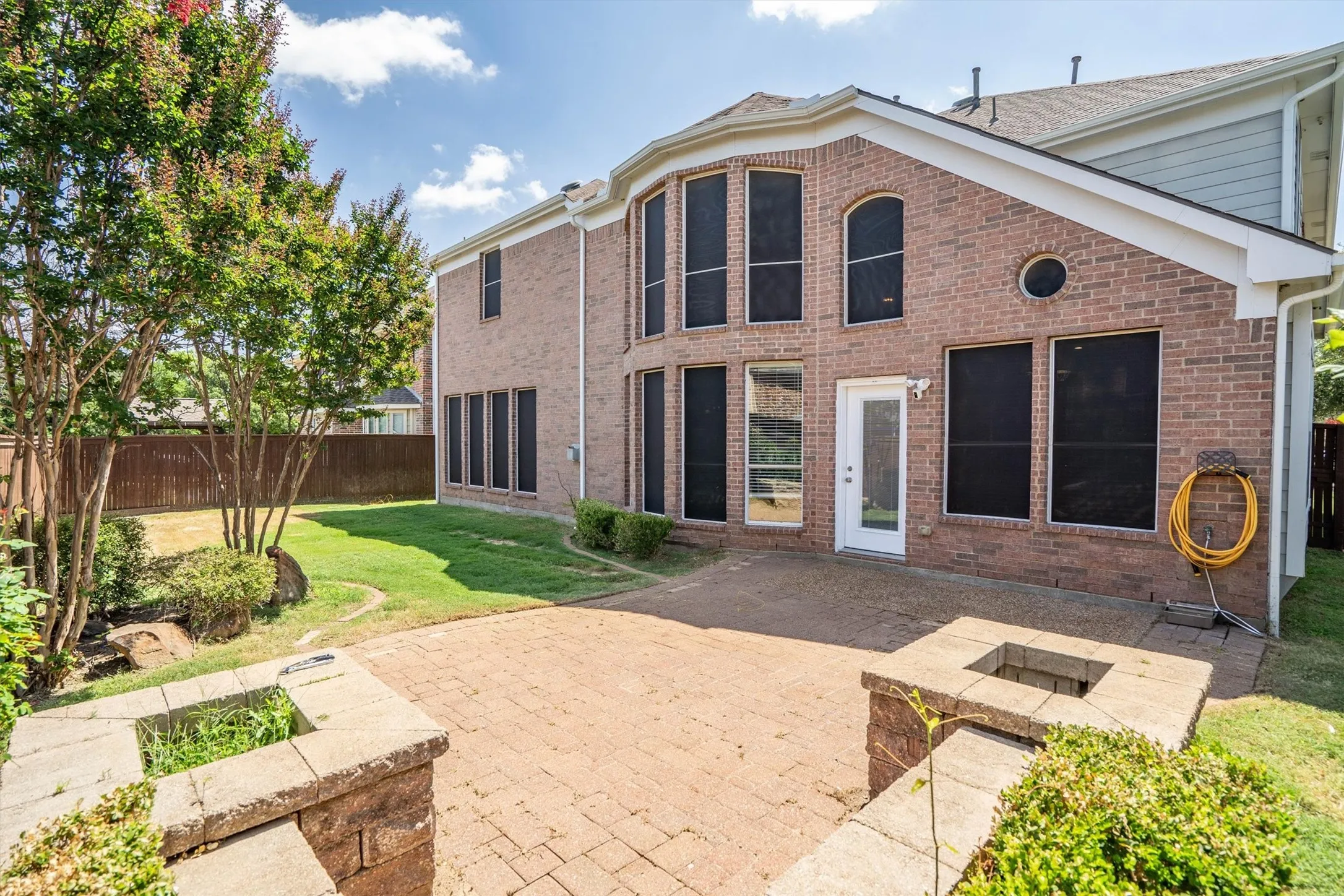 Single Family Residence For Sale in Denton County , 8381 Fullerton Street, Lantana, Texas 76226, 5 Bedroom, 4 Bathroom, 3 Garage spaces, 4,189 Sqft, built in 2006, mls#21295530, Real Estate Agent in Lantana, Homes For Sale in Denton county, Homes For Sale in Lantana, Realtor in Lantana Texas, Real Estate Brokerage Independent Realty Texas, Luminita Cordes Realtor