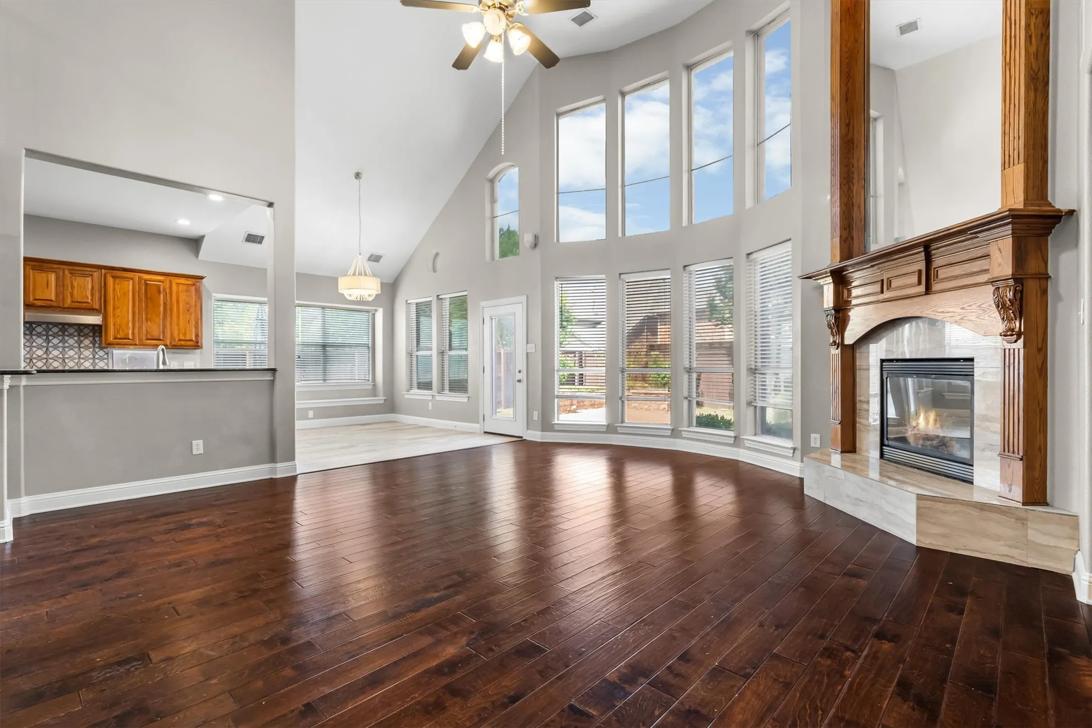 Single Family Residence For Sale in Denton County , 8381 Fullerton Street, Lantana, Texas 76226, 5 Bedroom, 4 Bathroom, 3 Garage spaces, 4,189 Sqft, built in 2006, mls#21295530, Real Estate Agent in Lantana, Homes For Sale in Denton county, Homes For Sale in Lantana, Realtor in Lantana Texas, Real Estate Brokerage Independent Realty Texas, Luminita Cordes Realtor