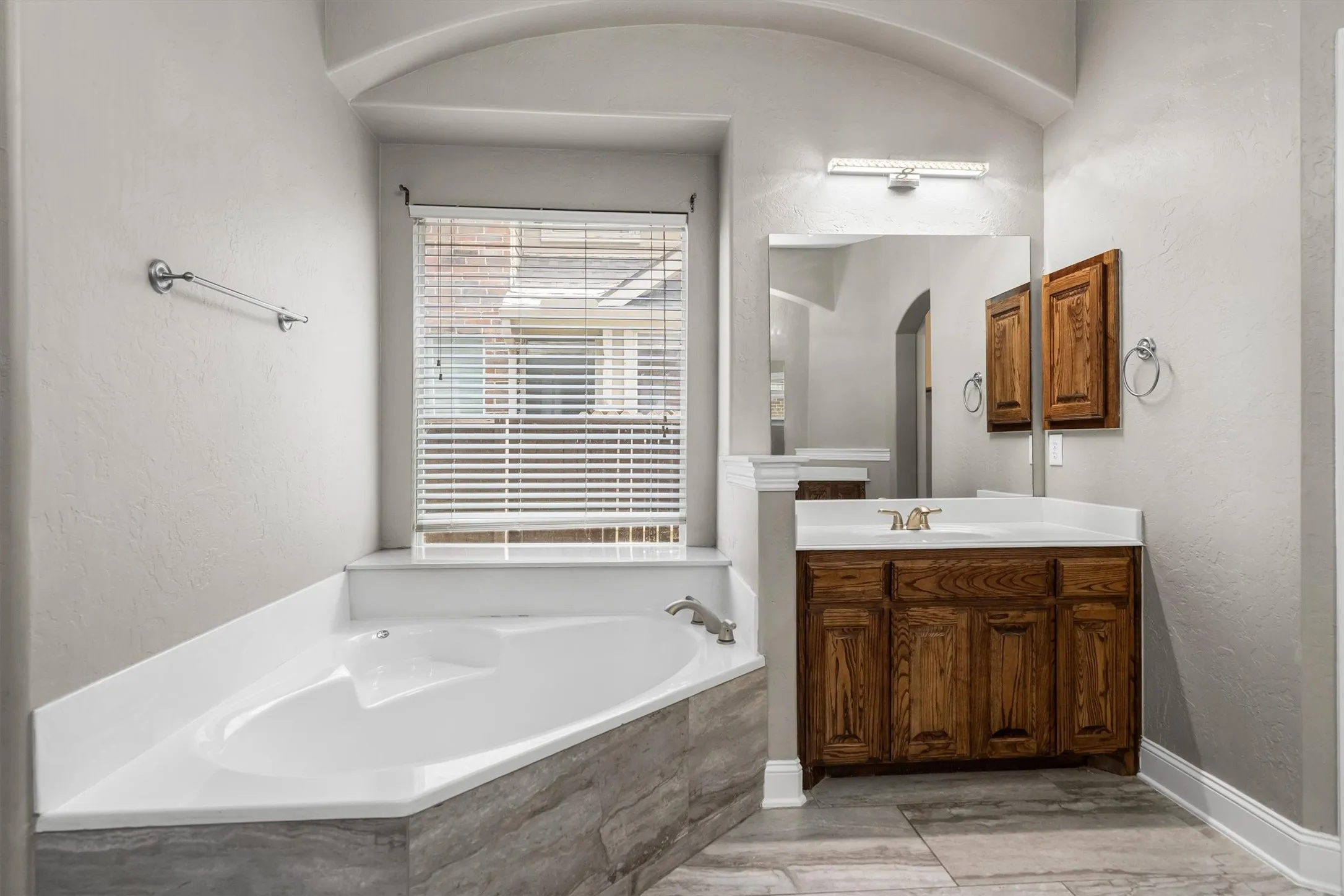 Single Family Residence For Sale in Denton County , 8381 Fullerton Street, Lantana, Texas 76226, 5 Bedroom, 4 Bathroom, 3 Garage spaces, 4,189 Sqft, built in 2006, mls#21295530, Real Estate Agent in Lantana, Homes For Sale in Denton county, Homes For Sale in Lantana, Realtor in Lantana Texas, Real Estate Brokerage Independent Realty Texas, Luminita Cordes Realtor