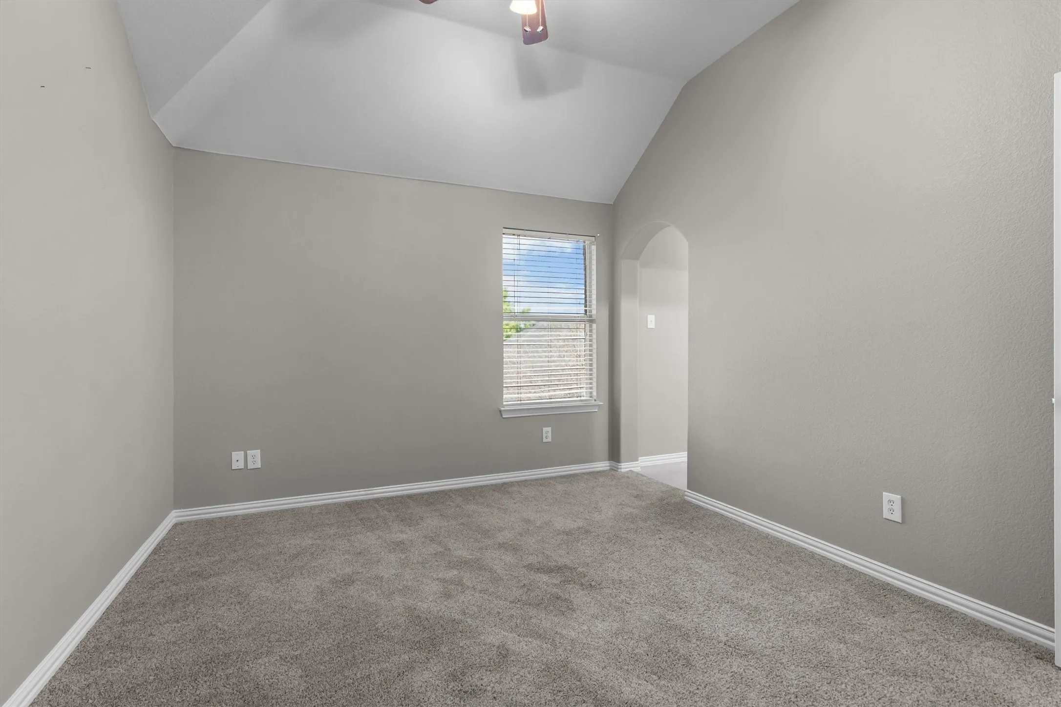 Single Family Residence For Sale in Denton County , 8381 Fullerton Street, Lantana, Texas 76226, 5 Bedroom, 4 Bathroom, 3 Garage spaces, 4,189 Sqft, built in 2006, mls#21295530, Real Estate Agent in Lantana, Homes For Sale in Denton county, Homes For Sale in Lantana, Realtor in Lantana Texas, Real Estate Brokerage Independent Realty Texas, Luminita Cordes Realtor