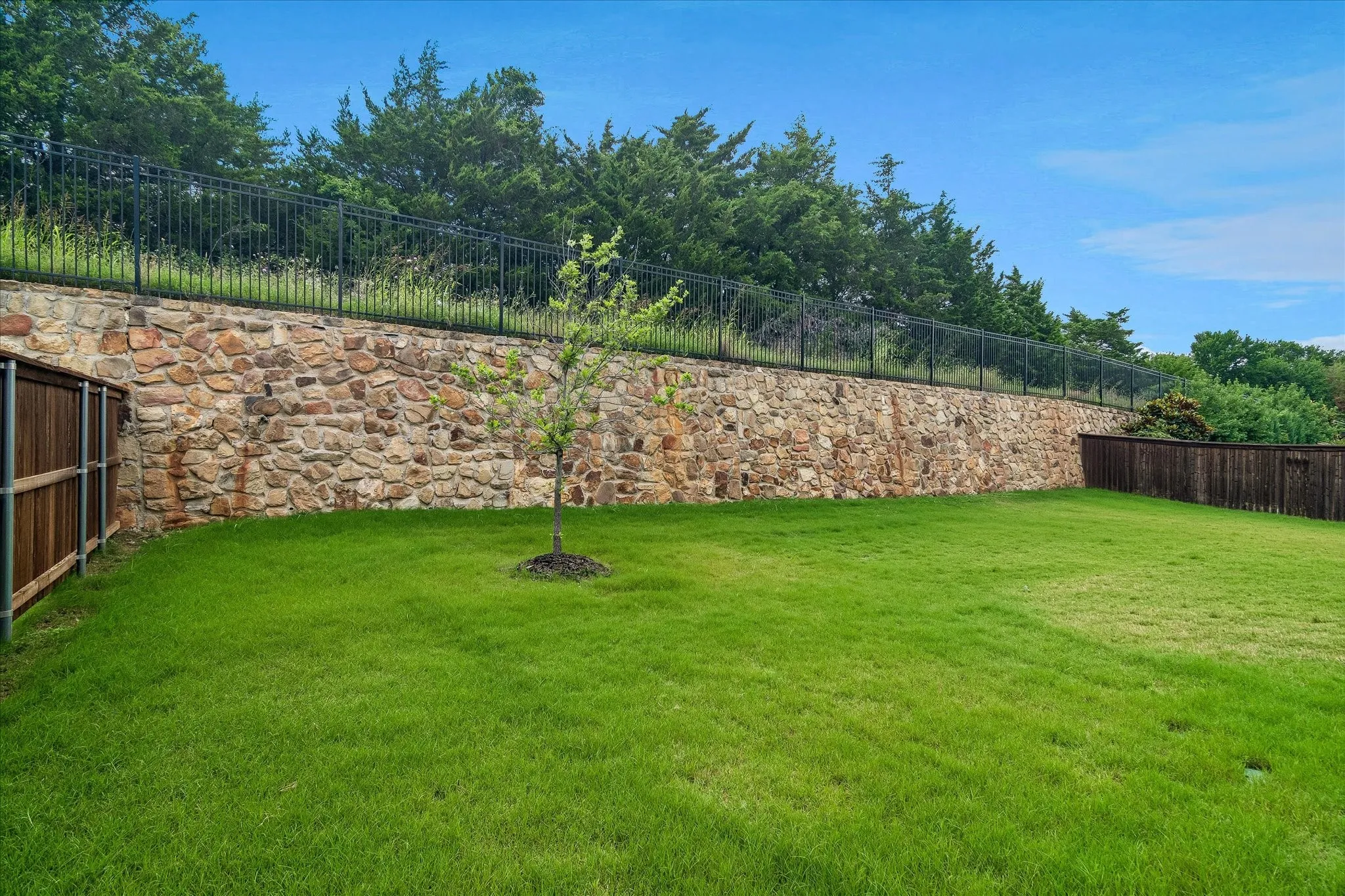 Single Family Residence For Sale in Collin County , 914 Paradise Lane, Wylie, Texas 75098, 5 Bedroom, 4 Bathroom, 3 Garage spaces, 3,818 Sqft, built in 2022, mls#21299031, Real Estate Agent in Wylie, Homes For Sale in Collin county, Homes For Sale in Wylie, Realtor in Wylie Texas, Real Estate Brokerage Independent Realty Texas, Luminita Cordes Realtor