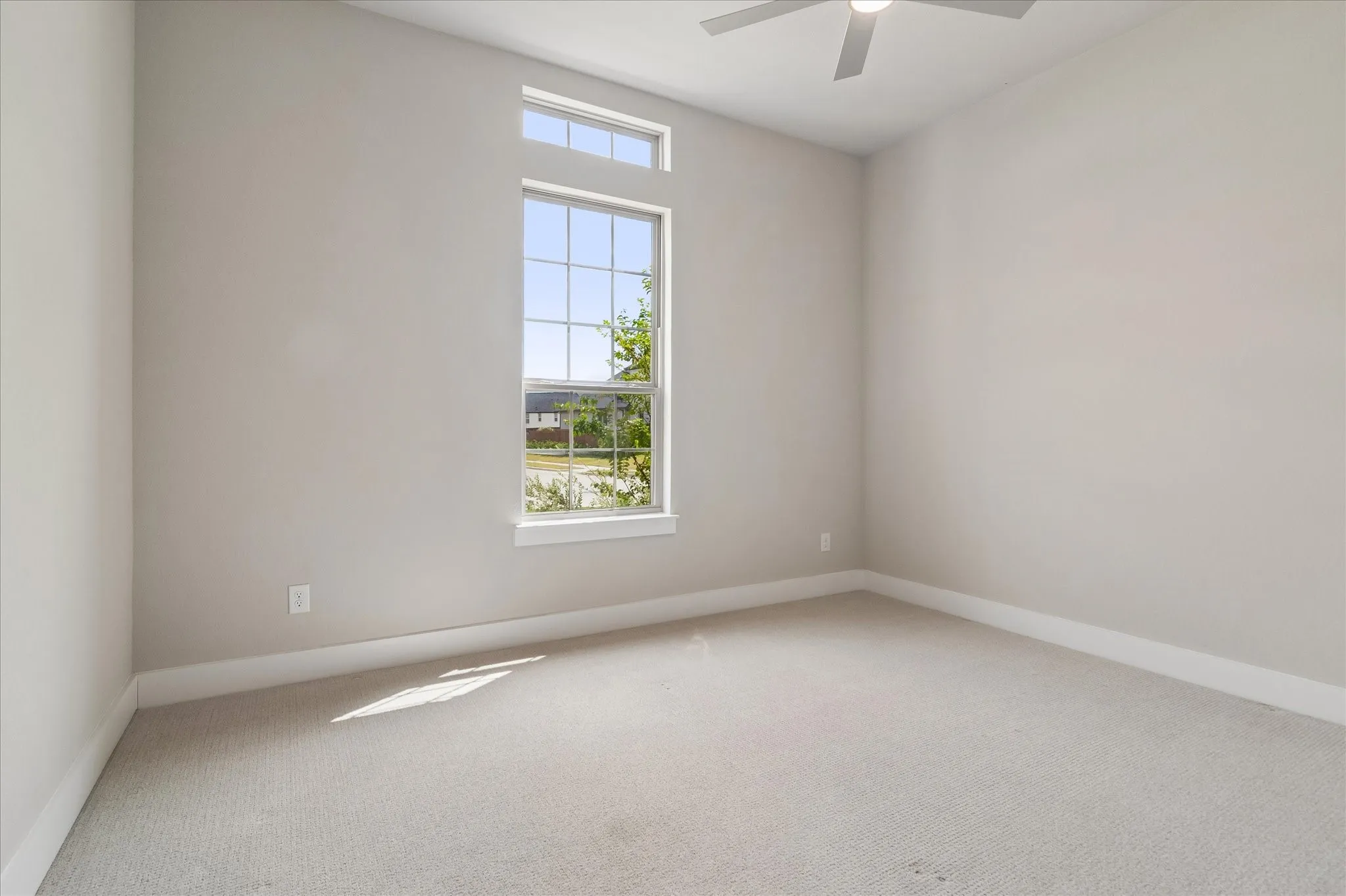 Single Family Residence For Sale in Collin County , 914 Paradise Lane, Wylie, Texas 75098, 5 Bedroom, 4 Bathroom, 3 Garage spaces, 3,818 Sqft, built in 2022, mls#21299031, Real Estate Agent in Wylie, Homes For Sale in Collin county, Homes For Sale in Wylie, Realtor in Wylie Texas, Real Estate Brokerage Independent Realty Texas, Luminita Cordes Realtor
