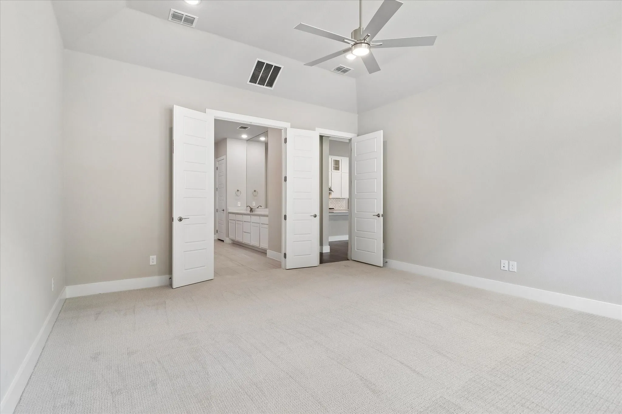 Single Family Residence For Sale in Collin County , 914 Paradise Lane, Wylie, Texas 75098, 5 Bedroom, 4 Bathroom, 3 Garage spaces, 3,818 Sqft, built in 2022, mls#21299031, Real Estate Agent in Wylie, Homes For Sale in Collin county, Homes For Sale in Wylie, Realtor in Wylie Texas, Real Estate Brokerage Independent Realty Texas, Luminita Cordes Realtor