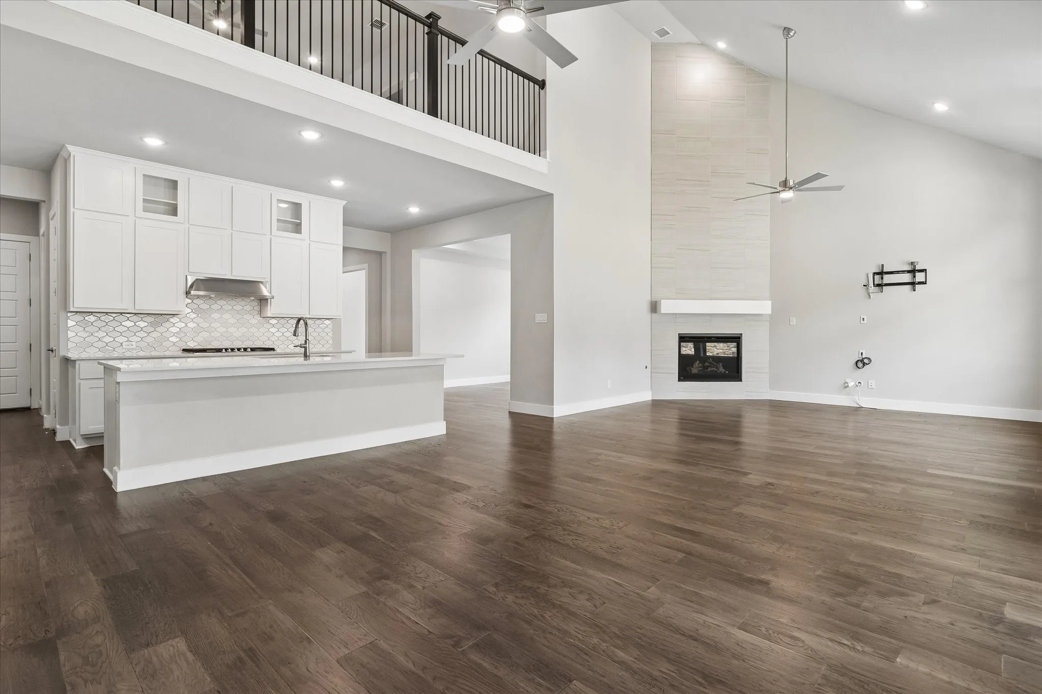 Single Family Residence For Sale in Collin County , 914 Paradise Lane, Wylie, Texas 75098, 5 Bedroom, 4 Bathroom, 3 Garage spaces, 3,818 Sqft, built in 2022, mls#21299031, Real Estate Agent in Wylie, Homes For Sale in Collin county, Homes For Sale in Wylie, Realtor in Wylie Texas, Real Estate Brokerage Independent Realty Texas, Luminita Cordes Realtor