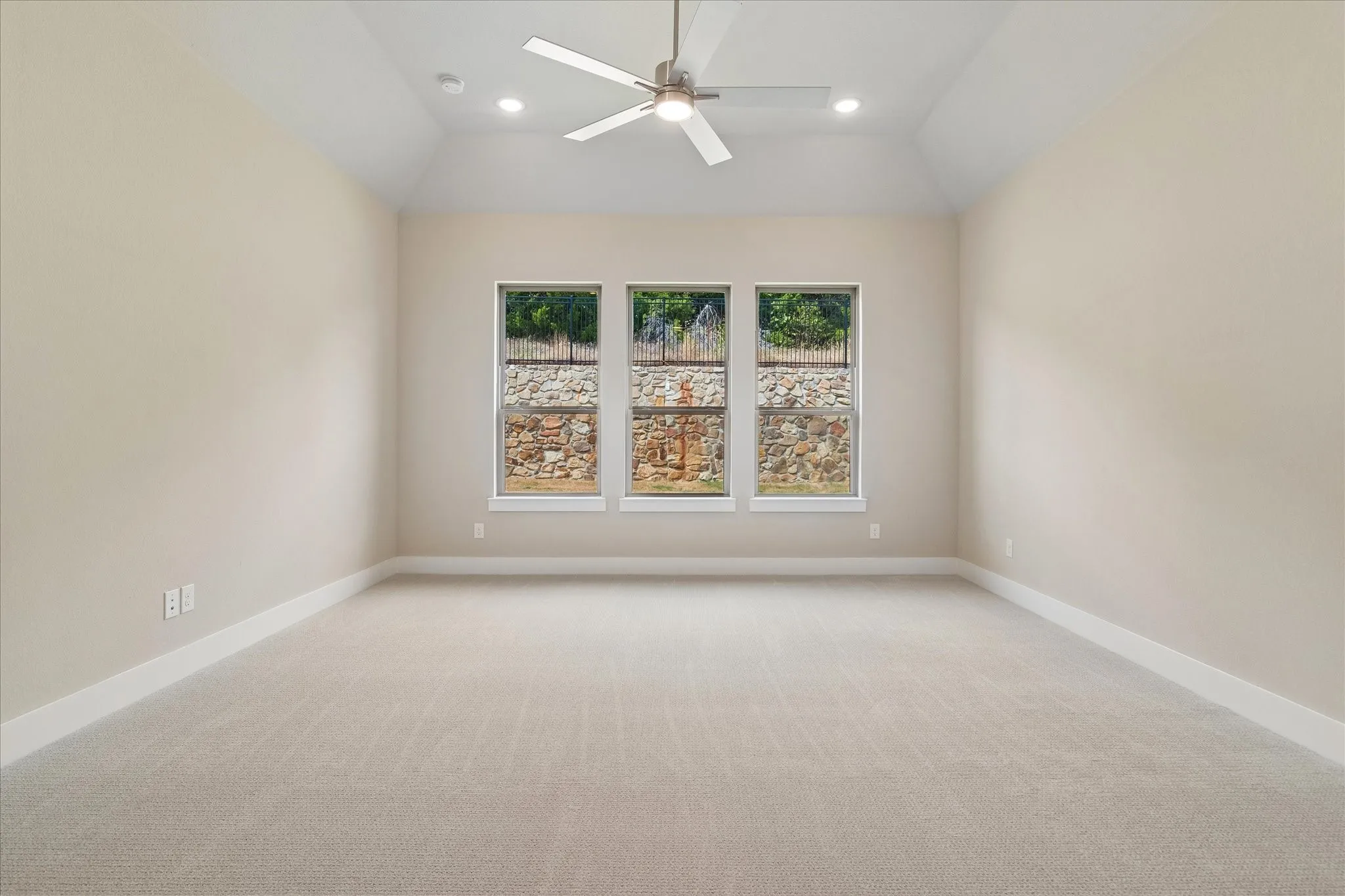 Single Family Residence For Sale in Collin County , 914 Paradise Lane, Wylie, Texas 75098, 5 Bedroom, 4 Bathroom, 3 Garage spaces, 3,818 Sqft, built in 2022, mls#21299031, Real Estate Agent in Wylie, Homes For Sale in Collin county, Homes For Sale in Wylie, Realtor in Wylie Texas, Real Estate Brokerage Independent Realty Texas, Luminita Cordes Realtor