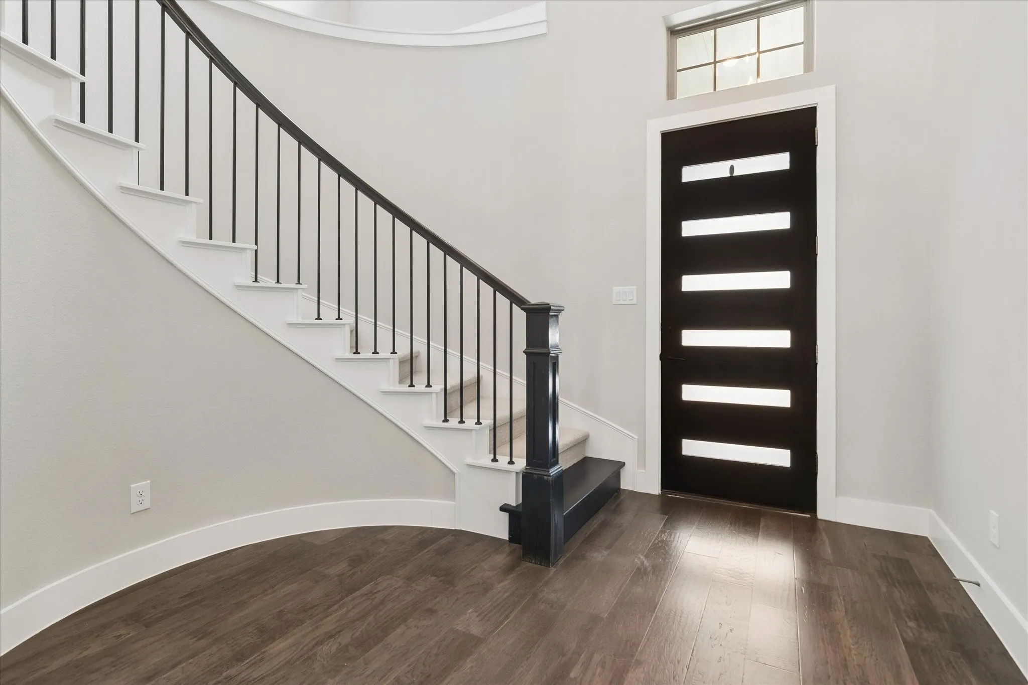 Single Family Residence For Sale in Collin County , 914 Paradise Lane, Wylie, Texas 75098, 5 Bedroom, 4 Bathroom, 3 Garage spaces, 3,818 Sqft, built in 2022, mls#21299031, Real Estate Agent in Wylie, Homes For Sale in Collin county, Homes For Sale in Wylie, Realtor in Wylie Texas, Real Estate Brokerage Independent Realty Texas, Luminita Cordes Realtor