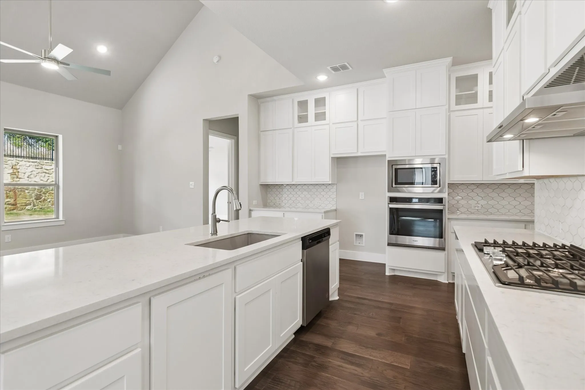 Single Family Residence For Sale in Collin County , 914 Paradise Lane, Wylie, Texas 75098, 5 Bedroom, 4 Bathroom, 3 Garage spaces, 3,818 Sqft, built in 2022, mls#21299031, Real Estate Agent in Wylie, Homes For Sale in Collin county, Homes For Sale in Wylie, Realtor in Wylie Texas, Real Estate Brokerage Independent Realty Texas, Luminita Cordes Realtor