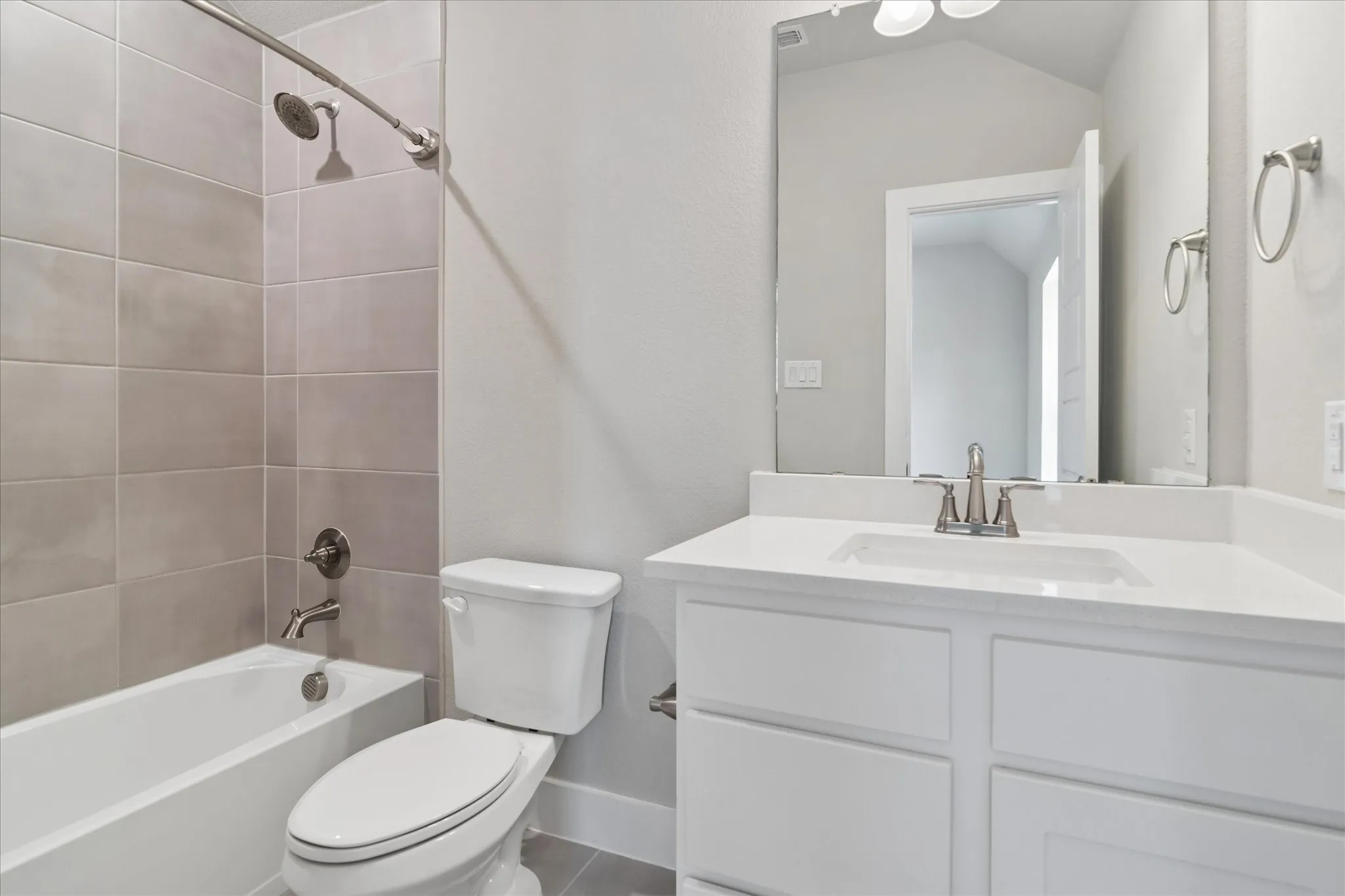Single Family Residence For Sale in Collin County , 914 Paradise Lane, Wylie, Texas 75098, 5 Bedroom, 4 Bathroom, 3 Garage spaces, 3,818 Sqft, built in 2022, mls#21299031, Real Estate Agent in Wylie, Homes For Sale in Collin county, Homes For Sale in Wylie, Realtor in Wylie Texas, Real Estate Brokerage Independent Realty Texas, Luminita Cordes Realtor