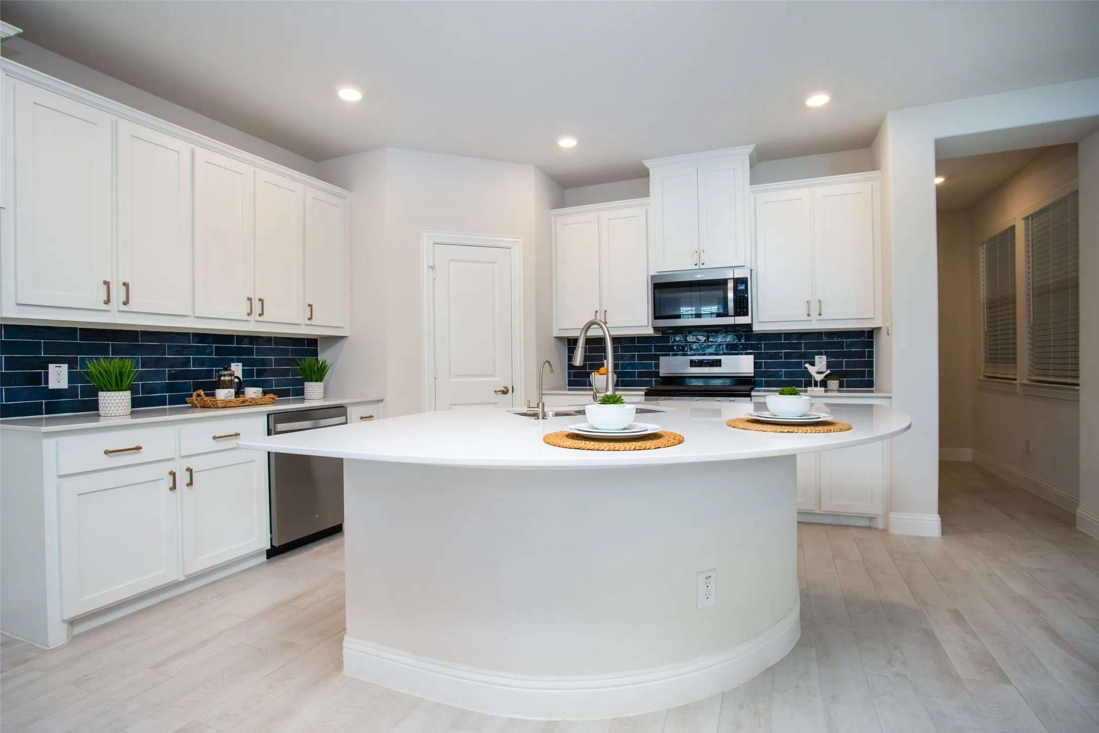 Single Family Residence For Rent in Denton County , 1304 Wildflower Way, Little Elm, Texas 76227, 4 Bedroom, 3 Bathroom, 2 Garage spaces, 2,402 Sqft, built in 2021, mls#21300458, Real Estate Agent in Little Elm, Homes For Rent in Denton county, Homes For Rent in Little Elm, Realtor in Little Elm Texas, Real Estate Brokerage Independent Realty Texas, Luminita Cordes Realtor