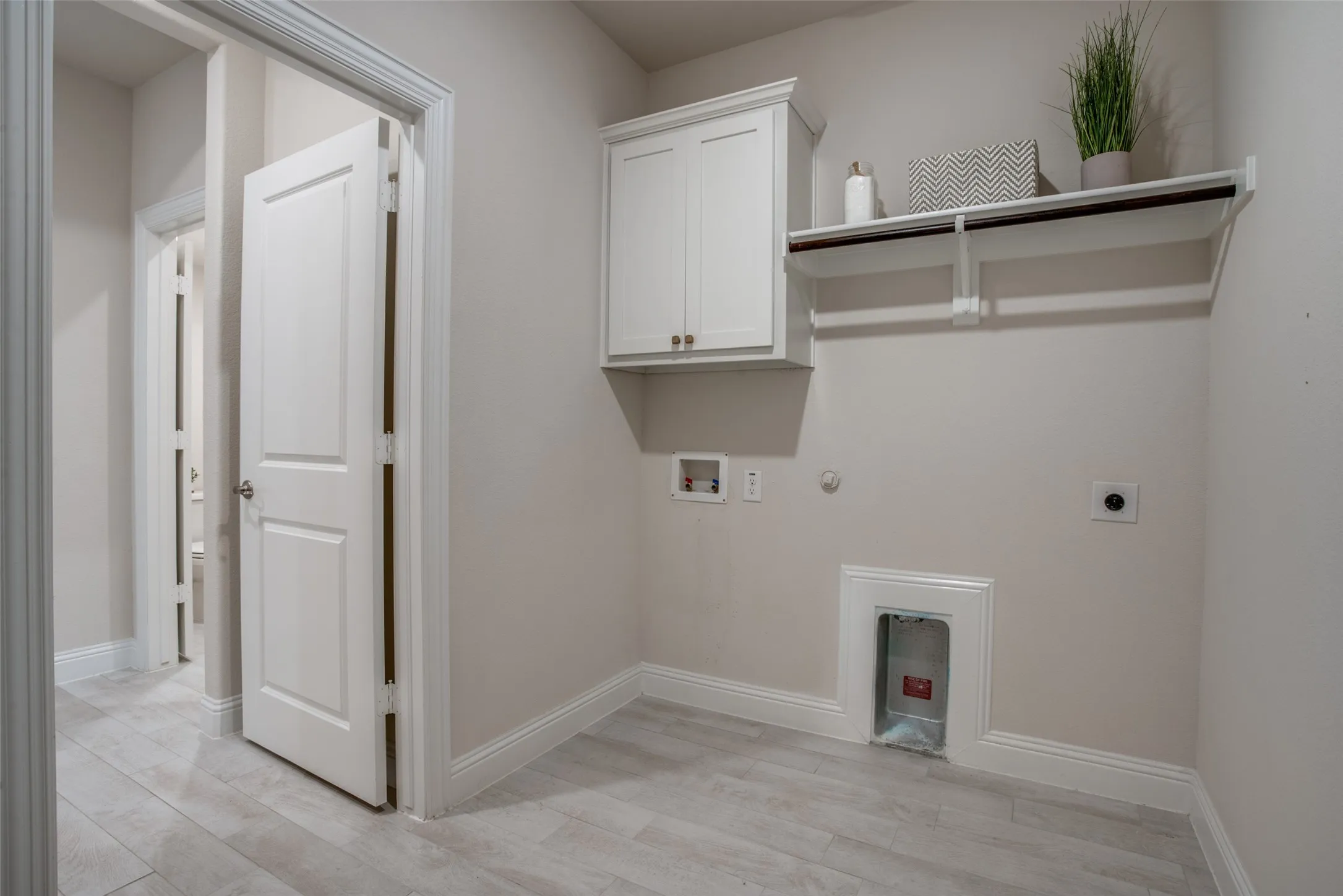 Single Family Residence For Rent in Denton County , 1304 Wildflower Way, Little Elm, Texas 76227, 4 Bedroom, 3 Bathroom, 2 Garage spaces, 2,402 Sqft, built in 2021, mls#21300458, Real Estate Agent in Little Elm, Homes For Rent in Denton county, Homes For Rent in Little Elm, Realtor in Little Elm Texas, Real Estate Brokerage Independent Realty Texas, Luminita Cordes Realtor