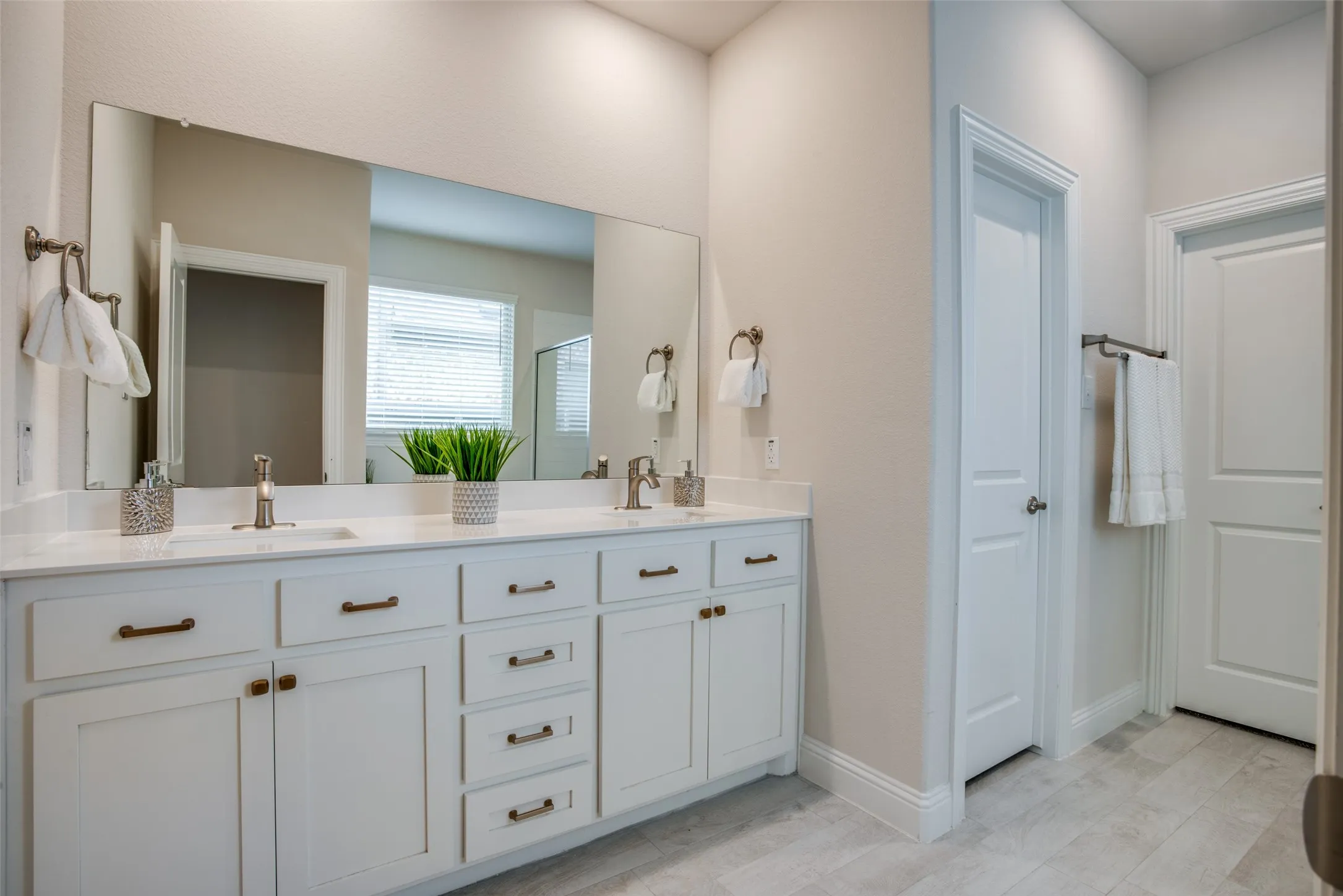 Single Family Residence For Rent in Denton County , 1304 Wildflower Way, Little Elm, Texas 76227, 4 Bedroom, 3 Bathroom, 2 Garage spaces, 2,402 Sqft, built in 2021, mls#21300458, Real Estate Agent in Little Elm, Homes For Rent in Denton county, Homes For Rent in Little Elm, Realtor in Little Elm Texas, Real Estate Brokerage Independent Realty Texas, Luminita Cordes Realtor