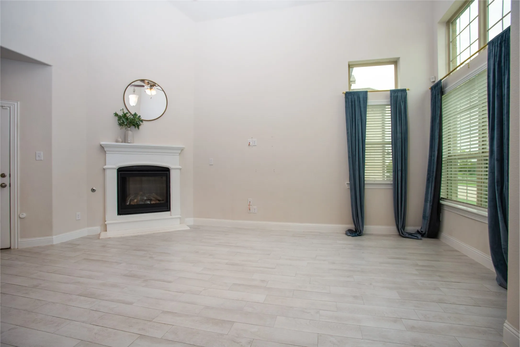 Single Family Residence For Rent in Denton County , 1304 Wildflower Way, Little Elm, Texas 76227, 4 Bedroom, 3 Bathroom, 2 Garage spaces, 2,402 Sqft, built in 2021, mls#21300458, Real Estate Agent in Little Elm, Homes For Rent in Denton county, Homes For Rent in Little Elm, Realtor in Little Elm Texas, Real Estate Brokerage Independent Realty Texas, Luminita Cordes Realtor