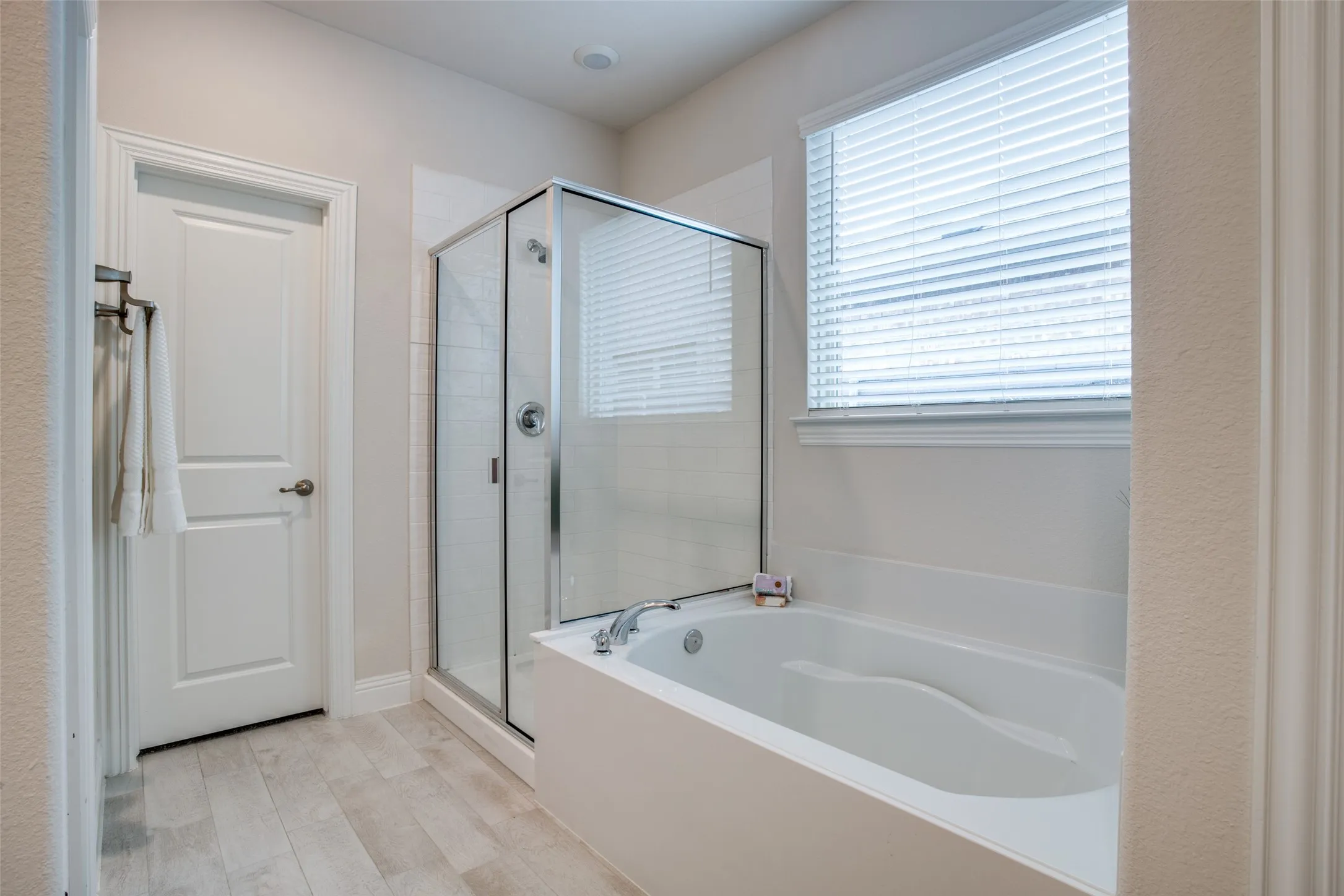 Single Family Residence For Rent in Denton County , 1304 Wildflower Way, Little Elm, Texas 76227, 4 Bedroom, 3 Bathroom, 2 Garage spaces, 2,402 Sqft, built in 2021, mls#21300458, Real Estate Agent in Little Elm, Homes For Rent in Denton county, Homes For Rent in Little Elm, Realtor in Little Elm Texas, Real Estate Brokerage Independent Realty Texas, Luminita Cordes Realtor