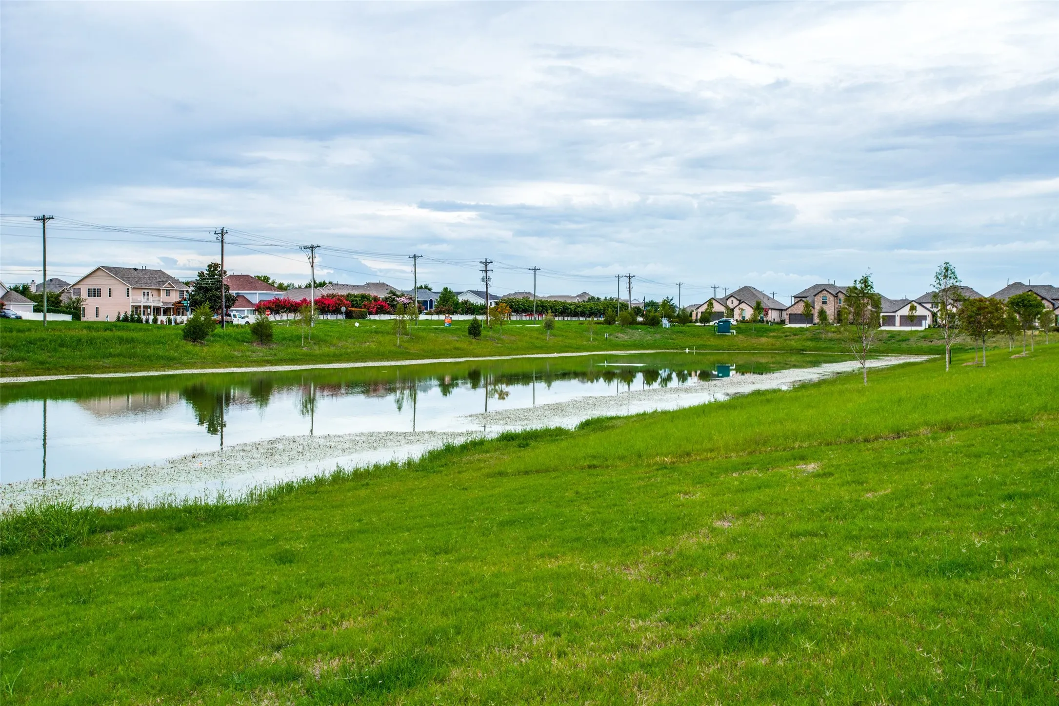 Single Family Residence For Rent in Denton County , 1304 Wildflower Way, Little Elm, Texas 76227, 4 Bedroom, 3 Bathroom, 2 Garage spaces, 2,402 Sqft, built in 2021, mls#21300458, Real Estate Agent in Little Elm, Homes For Rent in Denton county, Homes For Rent in Little Elm, Realtor in Little Elm Texas, Real Estate Brokerage Independent Realty Texas, Luminita Cordes Realtor