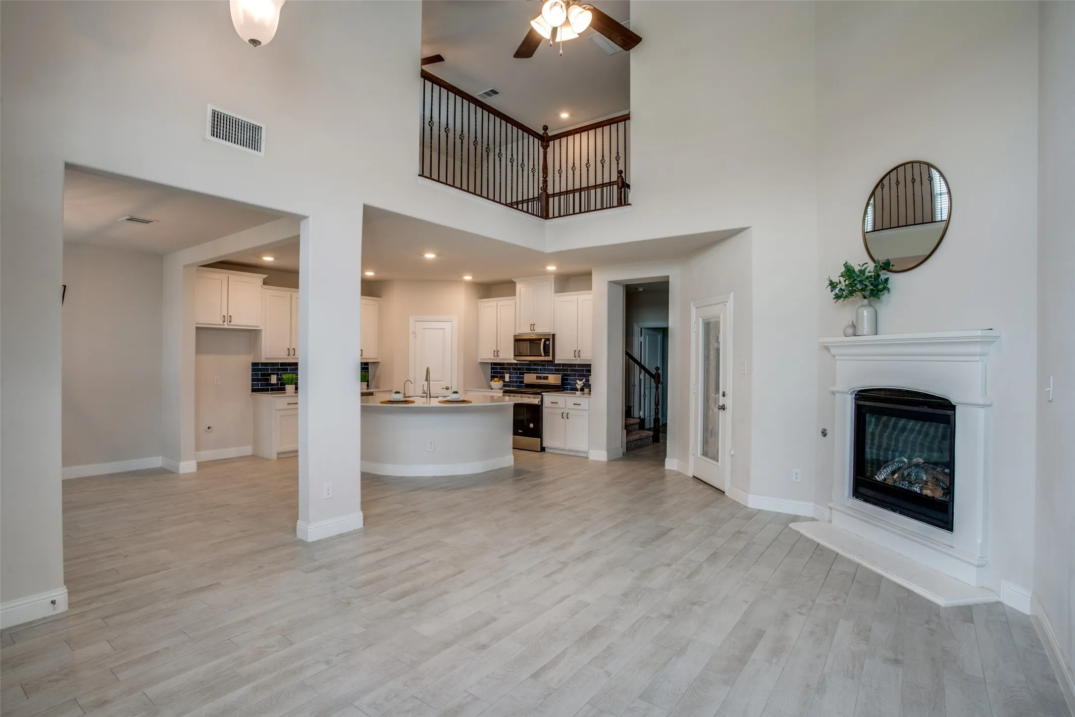Single Family Residence For Rent in Denton County , 1304 Wildflower Way, Little Elm, Texas 76227, 4 Bedroom, 3 Bathroom, 2 Garage spaces, 2,402 Sqft, built in 2021, mls#21300458, Real Estate Agent in Little Elm, Homes For Rent in Denton county, Homes For Rent in Little Elm, Realtor in Little Elm Texas, Real Estate Brokerage Independent Realty Texas, Luminita Cordes Realtor