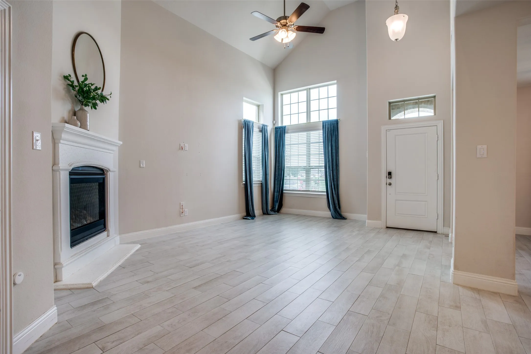 Single Family Residence For Rent in Denton County , 1304 Wildflower Way, Little Elm, Texas 76227, 4 Bedroom, 3 Bathroom, 2 Garage spaces, 2,402 Sqft, built in 2021, mls#21300458, Real Estate Agent in Little Elm, Homes For Rent in Denton county, Homes For Rent in Little Elm, Realtor in Little Elm Texas, Real Estate Brokerage Independent Realty Texas, Luminita Cordes Realtor