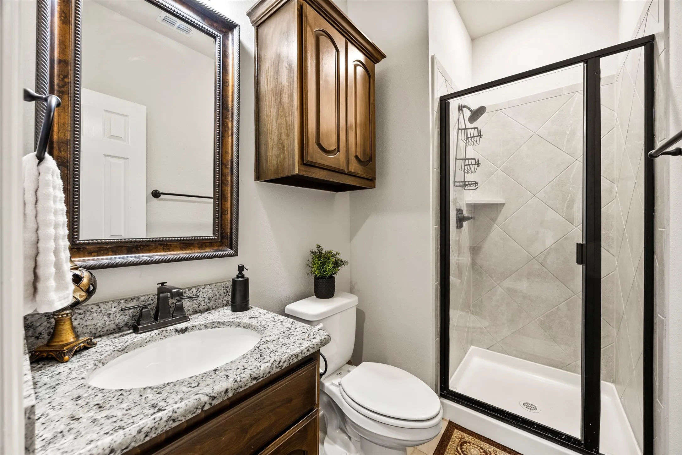 Upstairs FULL Bathroom