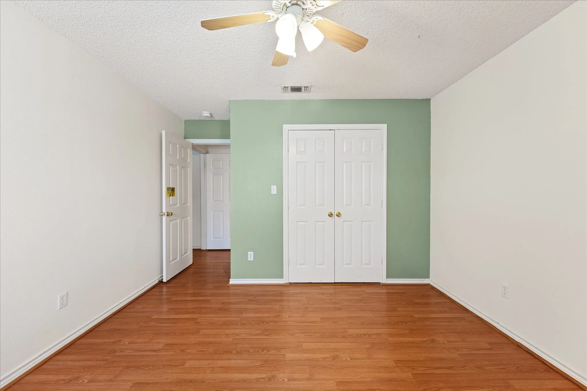 Single Family Residence For Sale in Collin County , 4480 County Road 551, Farmersville, Texas 75442, 4 Bedroom, 3 Bathroom, 2 Garage spaces, 1,872 Sqft, built in 1994, mls#21298128, Real Estate Agent in Farmersville, Homes For Sale in Collin county, Homes For Sale in Farmersville, Realtor in Farmersville Texas, Real Estate Brokerage Independent Realty Texas, Luminita Cordes Realtor