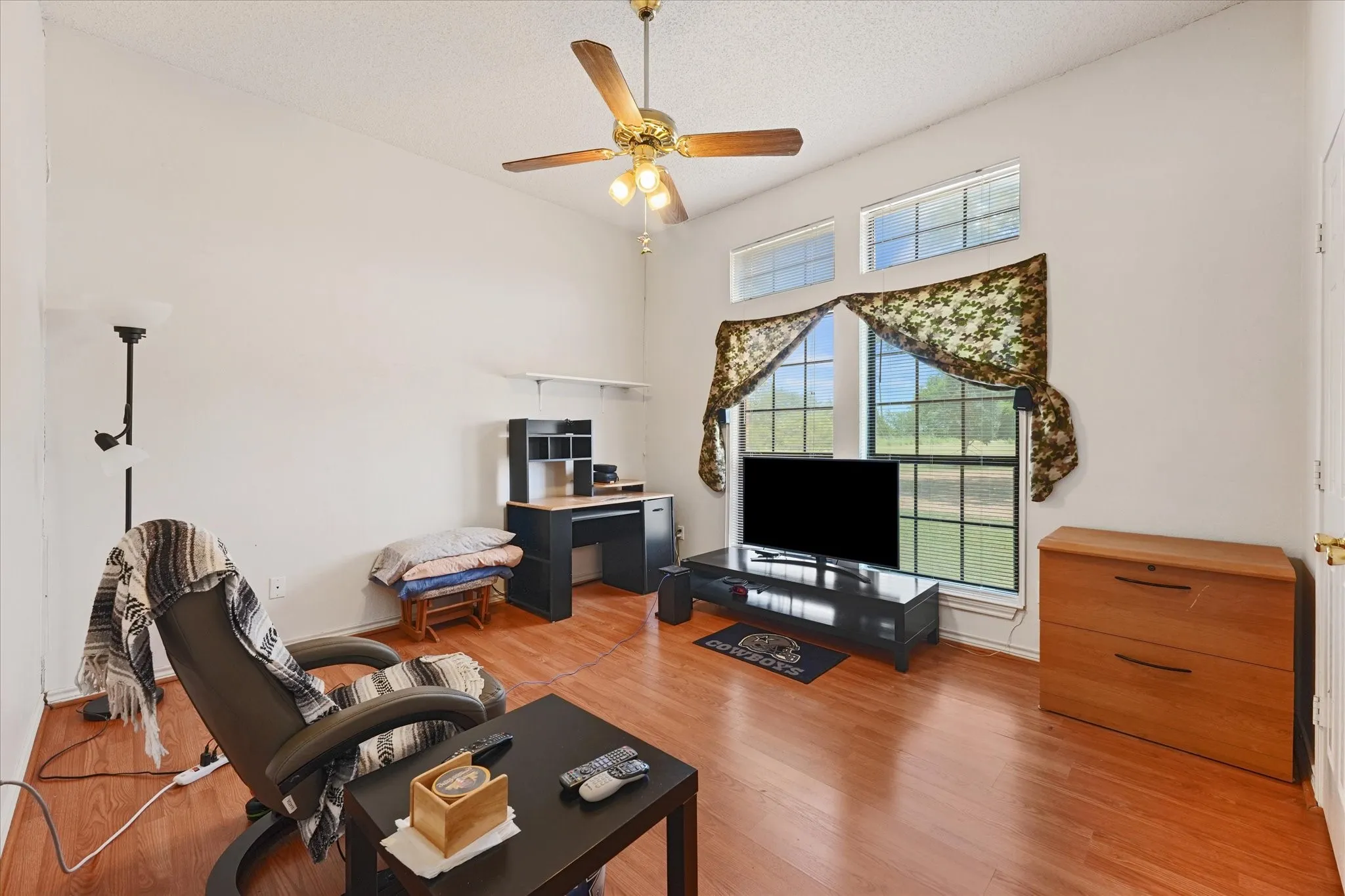Single Family Residence For Sale in Collin County , 4480 County Road 551, Farmersville, Texas 75442, 4 Bedroom, 3 Bathroom, 2 Garage spaces, 1,872 Sqft, built in 1994, mls#21298128, Real Estate Agent in Farmersville, Homes For Sale in Collin county, Homes For Sale in Farmersville, Realtor in Farmersville Texas, Real Estate Brokerage Independent Realty Texas, Luminita Cordes Realtor