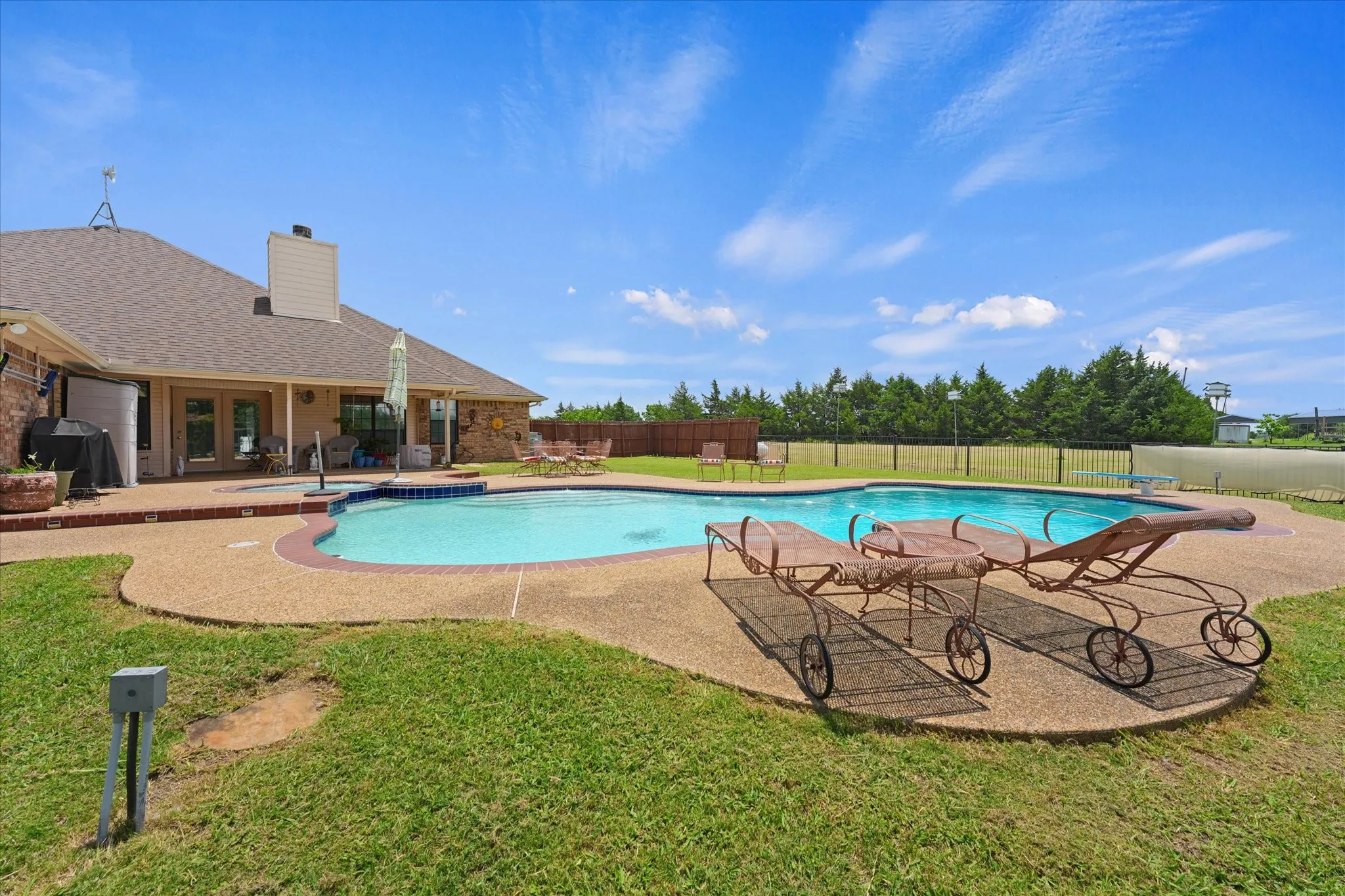 Single Family Residence For Sale in Collin County , 4480 County Road 551, Farmersville, Texas 75442, 4 Bedroom, 3 Bathroom, 2 Garage spaces, 1,872 Sqft, built in 1994, mls#21298128, Real Estate Agent in Farmersville, Homes For Sale in Collin county, Homes For Sale in Farmersville, Realtor in Farmersville Texas, Real Estate Brokerage Independent Realty Texas, Luminita Cordes Realtor