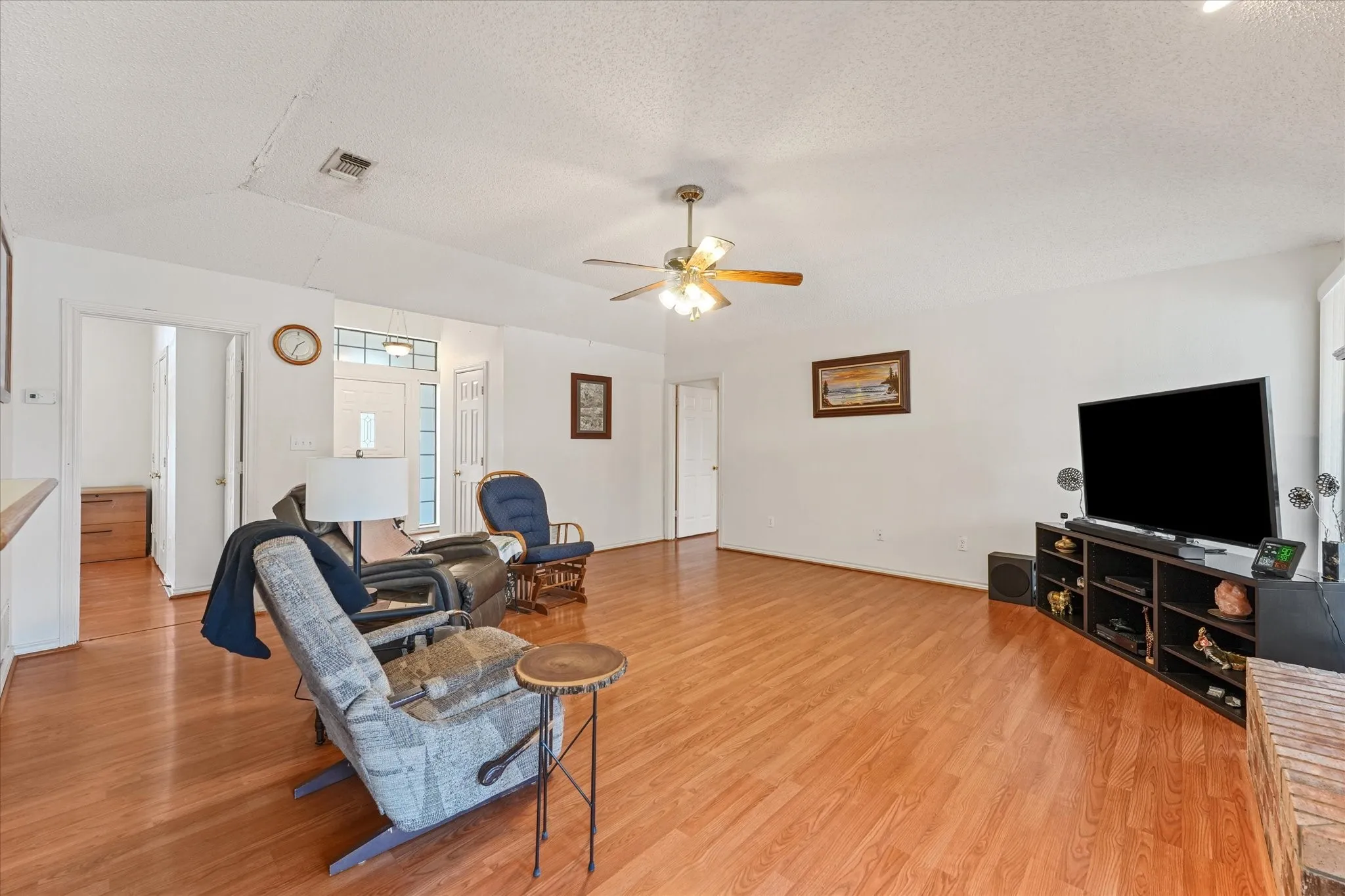 Single Family Residence For Sale in Collin County , 4480 County Road 551, Farmersville, Texas 75442, 4 Bedroom, 3 Bathroom, 2 Garage spaces, 1,872 Sqft, built in 1994, mls#21298128, Real Estate Agent in Farmersville, Homes For Sale in Collin county, Homes For Sale in Farmersville, Realtor in Farmersville Texas, Real Estate Brokerage Independent Realty Texas, Luminita Cordes Realtor